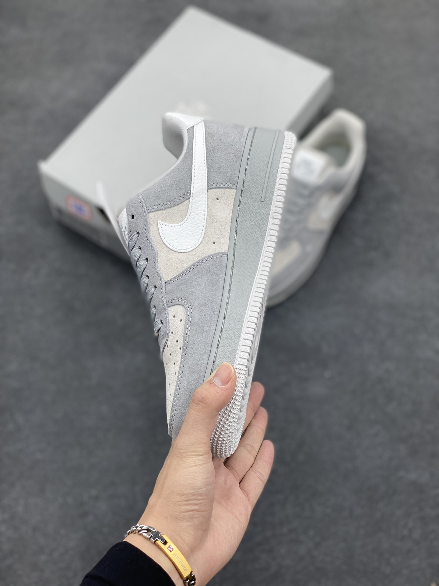 图片[3]-Air Force 1\’ 07 黑灰 原楦头原纸板 打造纯正空军版型 专注外贸渠道 全掌内置蜂窝气垫 #原盒配件 原厂中底钢印、拉帮完美 货号：HV3876-077 尺码：36 36.5 37.5 38 38.5 39 40 40.5 41 42 42.5 43 44 44.5 45-选品中心