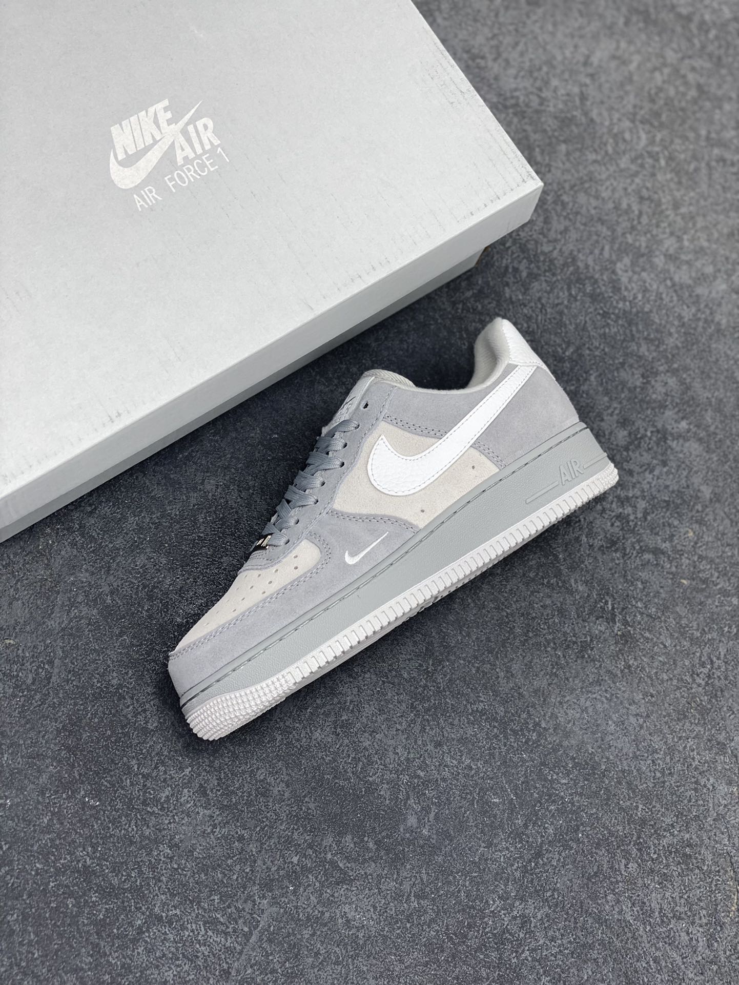 图片[7]-Air Force 1\’ 07 黑灰 原楦头原纸板 打造纯正空军版型 专注外贸渠道 全掌内置蜂窝气垫 #原盒配件 原厂中底钢印、拉帮完美 货号：HV3876-077 尺码：36 36.5 37.5 38 38.5 39 40 40.5 41 42 42.5 43 44 44.5 45-选品中心