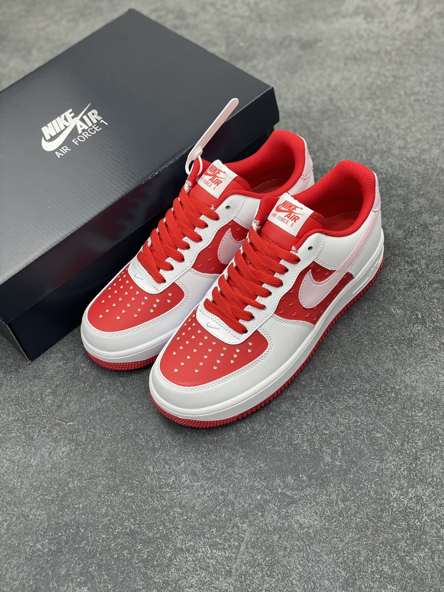 图片[8]-Nk Air Force 1\’07 Low 米红情人节 空军一号低帮休闲板鞋 原楦头原纸板 打造纯正空军版型#专注外贸渠道 全掌内置蜂窝气垫 #原盒配件 原厂中底钢印、拉帮完美 货号：HV5165-121 尺码：36 36.5 37.5 38 38.5 39 40 40.5 41 42 42.5 43 44 44.5 45-选品中心