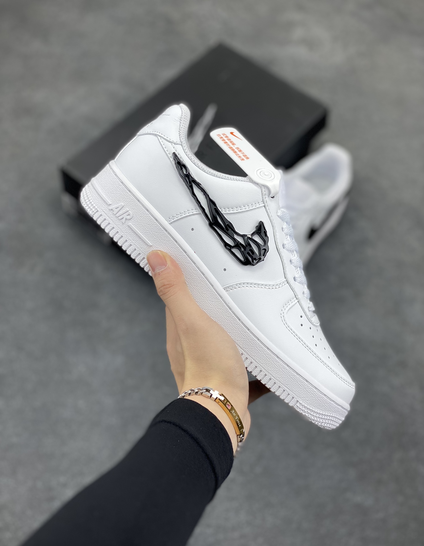 Nike Air Force 1 Low 毒液 空军一号低帮运动休闲板鞋 原楦头原纸板 打造纯正空军版型 专注外贸渠道 全掌内置蜂窝气垫 原盒配件 原厂中底钢印、拉帮完美 货号:IF1686-101 尺码:36 36.5 37.5 38 38.5 39 40 40.5 41 42 42.5 43 44 44.5 45-选品中心