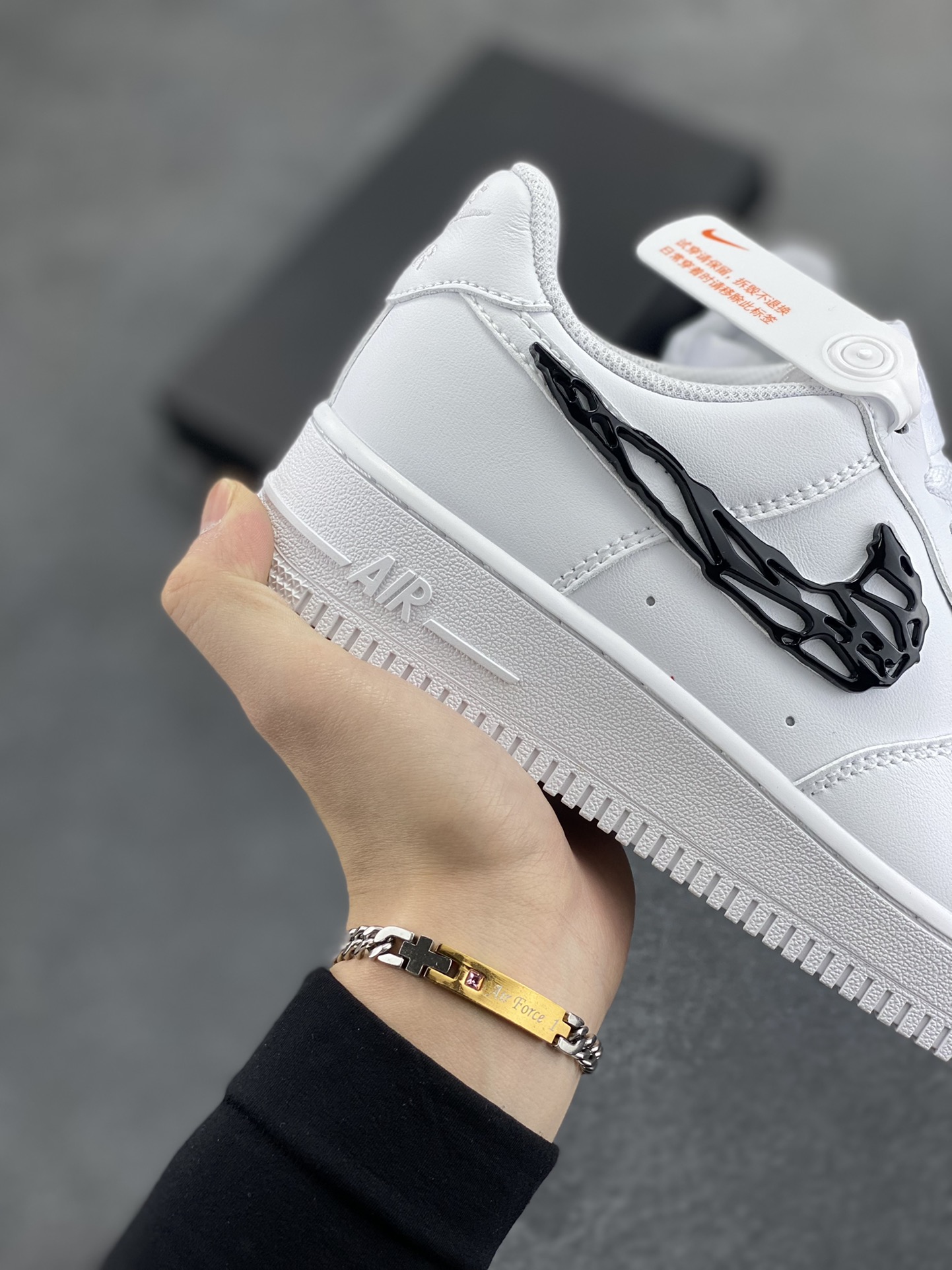 图片[6]-Nike Air Force 1 Low 毒液 空军一号低帮运动休闲板鞋 原楦头原纸板 打造纯正空军版型 专注外贸渠道 全掌内置蜂窝气垫 原盒配件 原厂中底钢印、拉帮完美 货号：IF1686-101 尺码：36 36.5 37.5 38 38.5 39 40 40.5 41 42 42.5 43 44 44.5 45-选品中心
