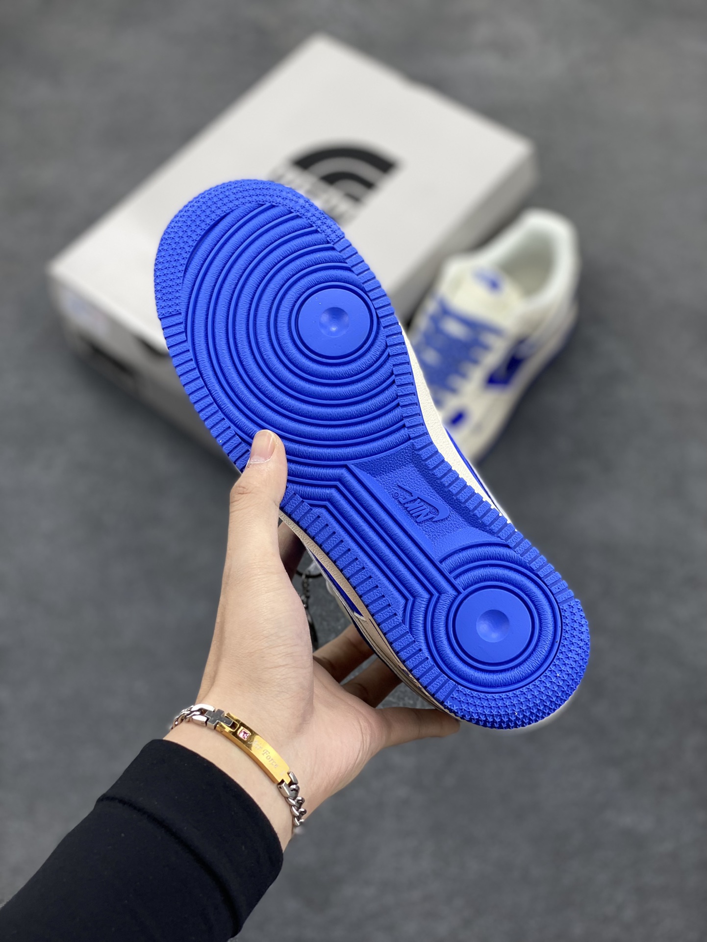 图片[5]-NIke Air Force 1 \’07 Low “北面联名”空军一号 低帮 运动鞋 休闲鞋 折边针车 工艺难度大 原楦头原纸板 原装鞋盒 定制五金配件 内置全掌气垫 原厂鞋底 货号：QY6818-530 尺码：36 36.5 37.5 38 38.5 39 40 40.5 41 42 42.5 43 44 44.5 45-选品中心