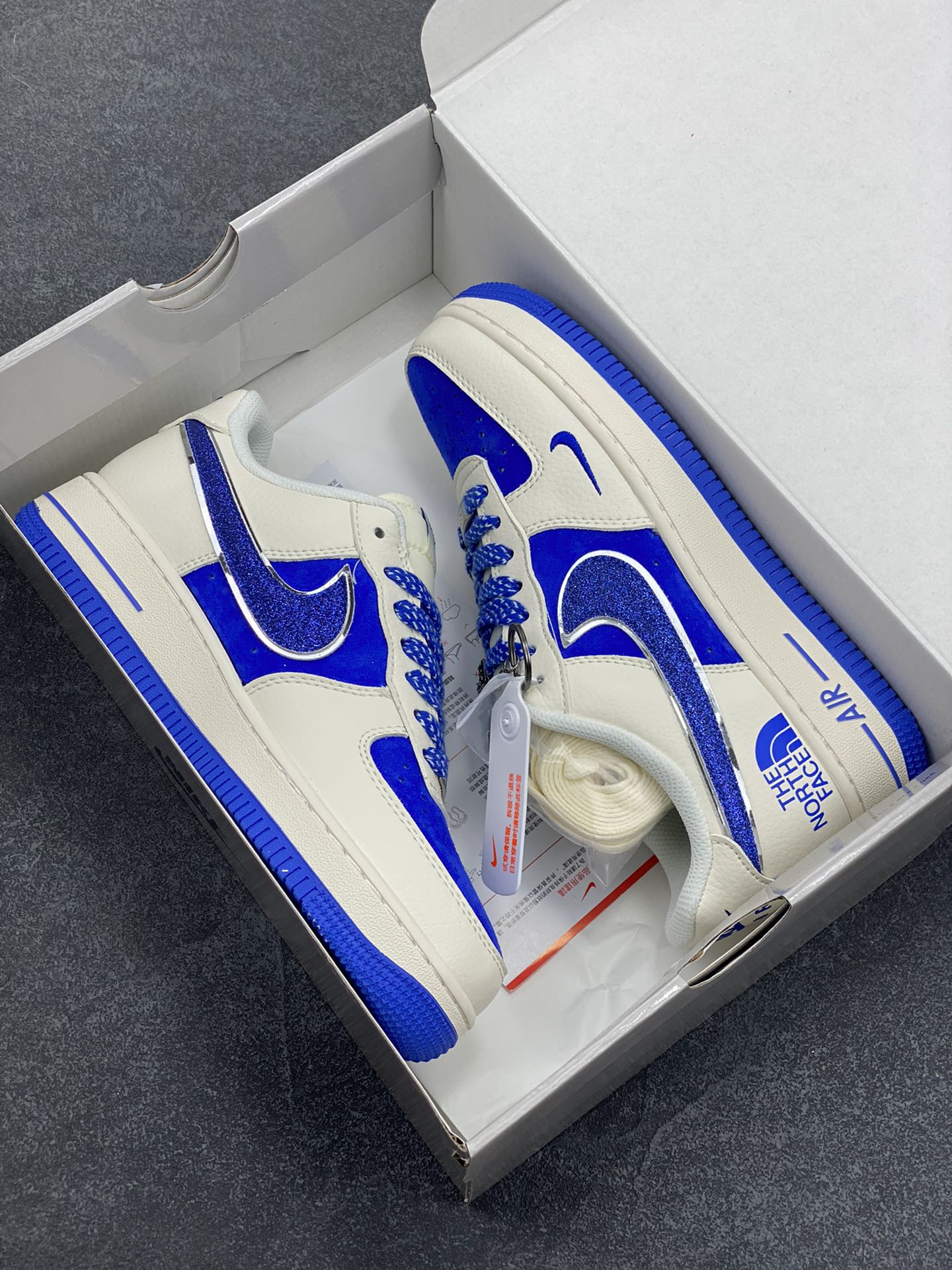 图片[9]-NIke Air Force 1 \’07 Low “北面联名”空军一号 低帮 运动鞋 休闲鞋 折边针车 工艺难度大 原楦头原纸板 原装鞋盒 定制五金配件 内置全掌气垫 原厂鞋底 货号：QY6818-530 尺码：36 36.5 37.5 38 38.5 39 40 40.5 41 42 42.5 43 44 44.5 45-选品中心