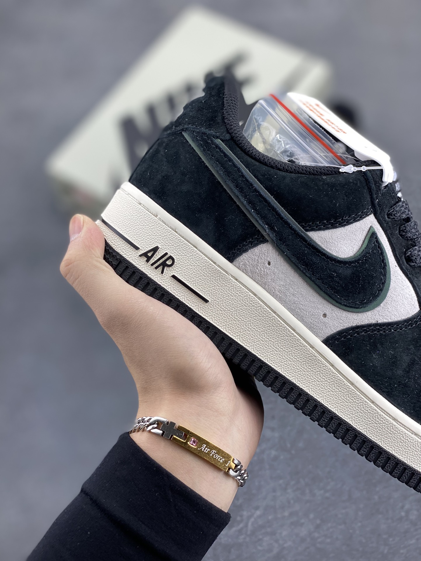 图片[6]-Nike Air Force 1 Low ’07 全麂皮 熊猫配色 空军一号低帮休闲板鞋 原厂麂皮 原楦原纸板 纯正版型 正品NFC感应芯片 高清洁度 内置全掌气垫 货号：MX0820-502 尺码：36 36.5 37.5 38 38.5 39 40 40.5 41 42 42.5 43 44 44.5 45-选品中心