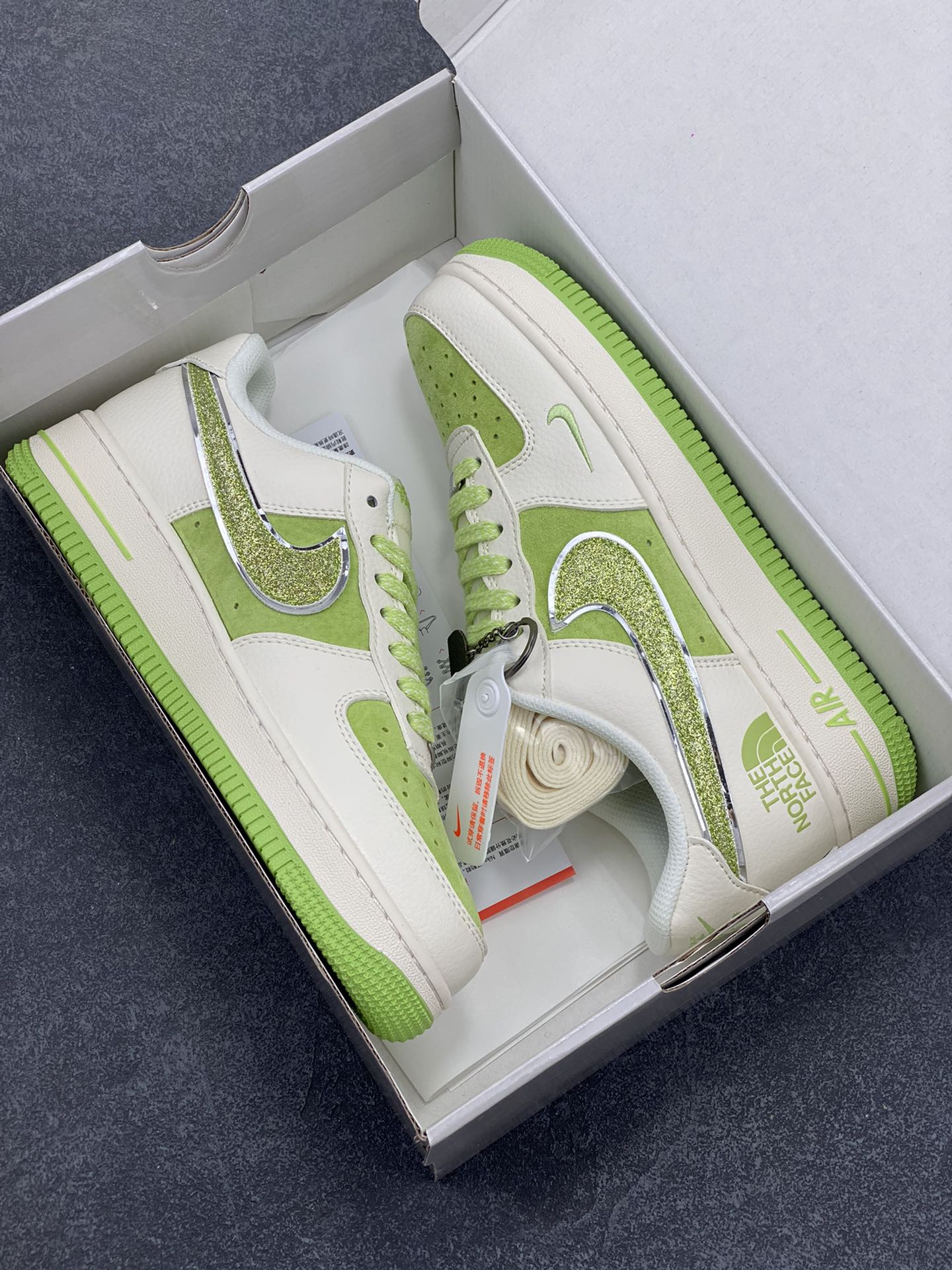 图片[9]-NIke Air Force 1 \’07 Low “北面联名”空军一号 低帮 运动鞋 休闲鞋 折边针车 工艺难度大 原楦头原纸板 原装鞋盒 定制五金配件 内置全掌气垫 原厂鞋底 货号：QY6818-531 尺码：36 36.5 37.5 38 38.5 39 40 40.5 41 42 42.5 43 44 44.5 45-选品中心