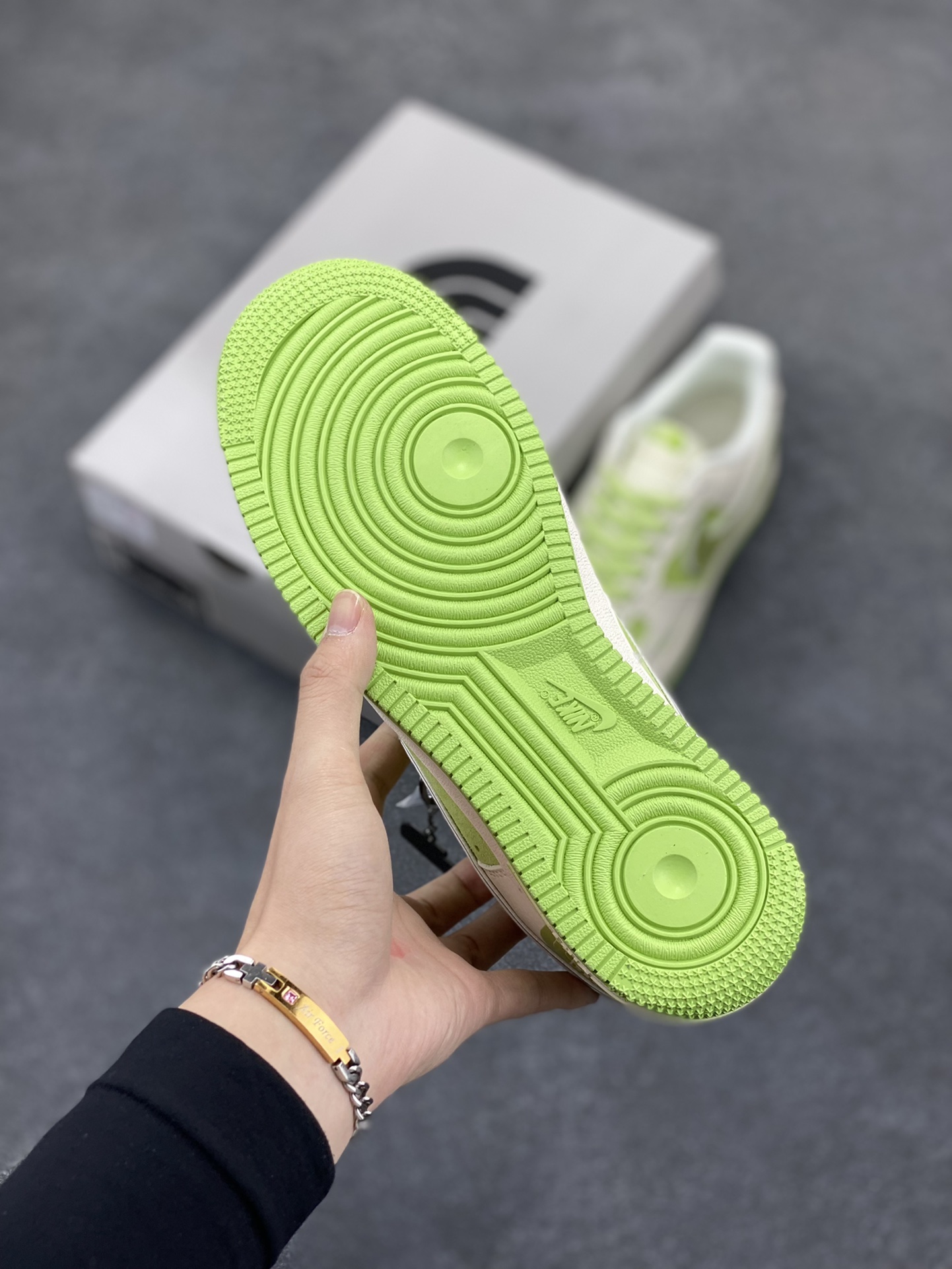 图片[5]-NIke Air Force 1 \’07 Low “北面联名”空军一号 低帮 运动鞋 休闲鞋 折边针车 工艺难度大 原楦头原纸板 原装鞋盒 定制五金配件 内置全掌气垫 原厂鞋底 货号：QY6818-531 尺码：36 36.5 37.5 38 38.5 39 40 40.5 41 42 42.5 43 44 44.5 45-选品中心