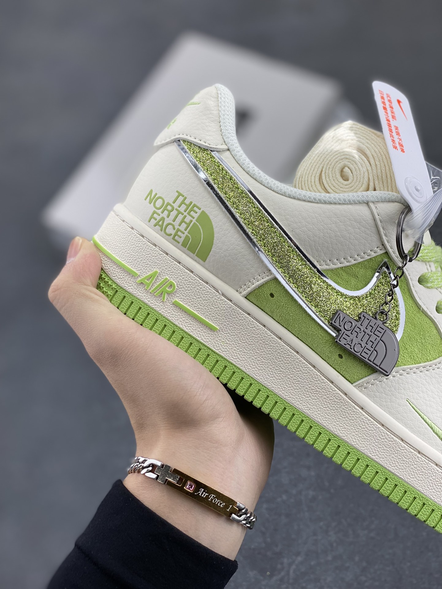 图片[6]-NIke Air Force 1 \’07 Low “北面联名”空军一号 低帮 运动鞋 休闲鞋 折边针车 工艺难度大 原楦头原纸板 原装鞋盒 定制五金配件 内置全掌气垫 原厂鞋底 货号：QY6818-531 尺码：36 36.5 37.5 38 38.5 39 40 40.5 41 42 42.5 43 44 44.5 45-选品中心