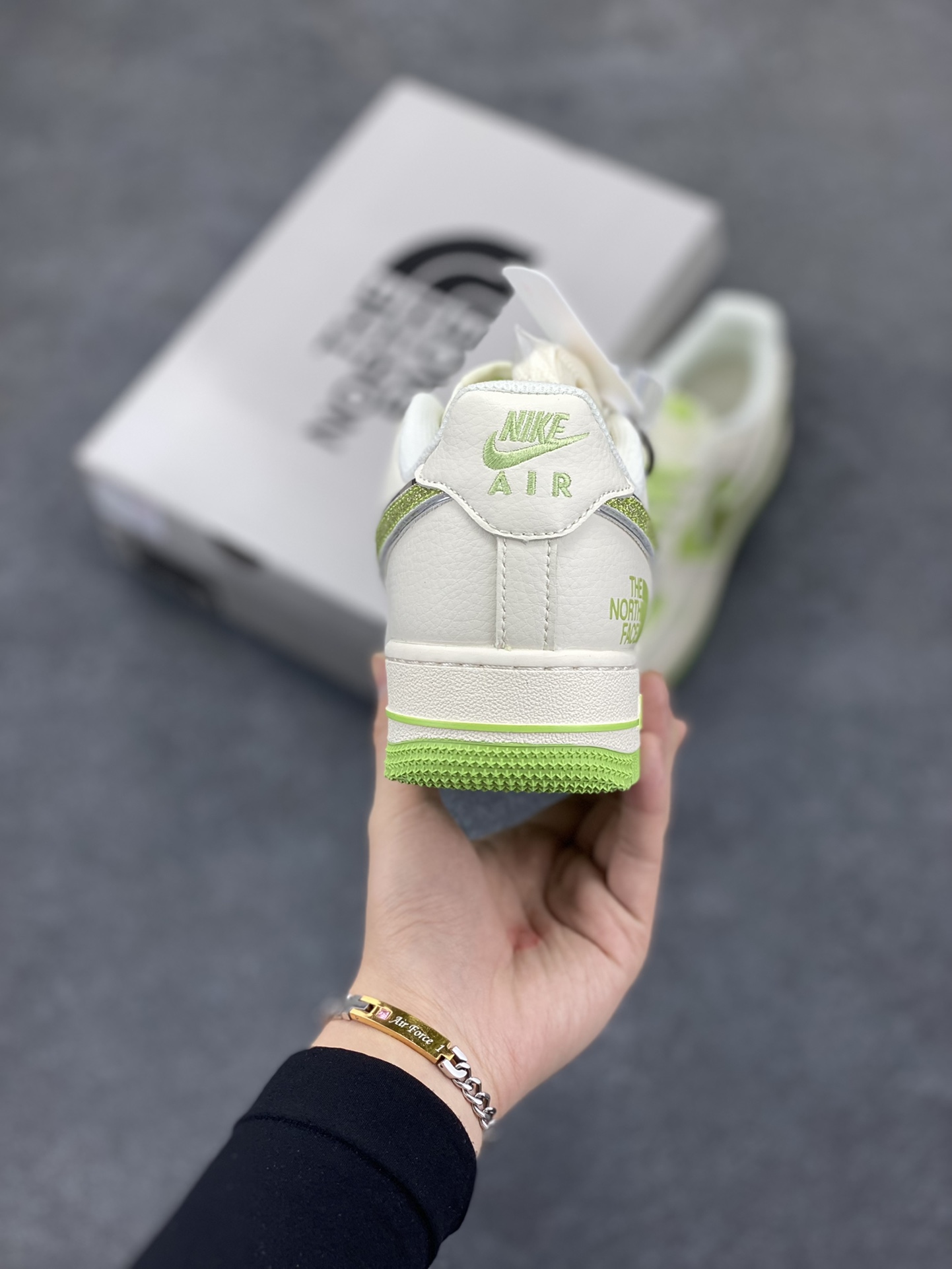 图片[4]-NIke Air Force 1 \’07 Low “北面联名”空军一号 低帮 运动鞋 休闲鞋 折边针车 工艺难度大 原楦头原纸板 原装鞋盒 定制五金配件 内置全掌气垫 原厂鞋底 货号：QY6818-531 尺码：36 36.5 37.5 38 38.5 39 40 40.5 41 42 42.5 43 44 44.5 45-选品中心