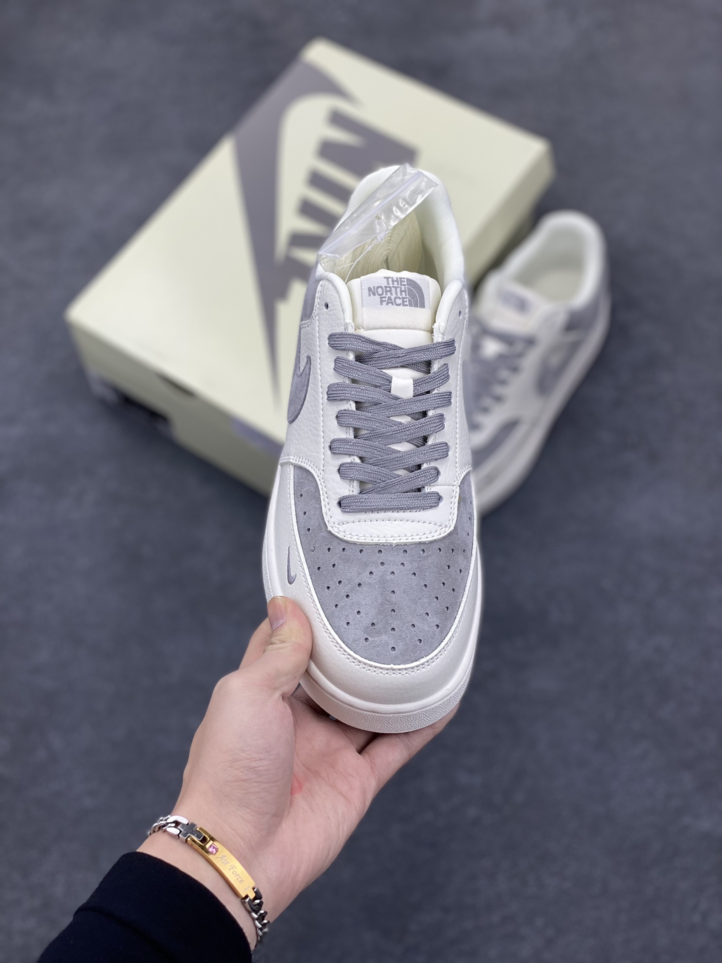 图片[2]-海外爆款 ZP订单 NIKE EBERNON Low prm 小空军低帮百搭透气休闲运动板鞋 独家头层版本 原数据独家私模大底 纯正版型 清洁度完美 货号：FD5188-116 尺码：36 36.5 37.5 38 38.5 39 40 40.5 41 42 42.5 43 44 44.5 45-选品中心