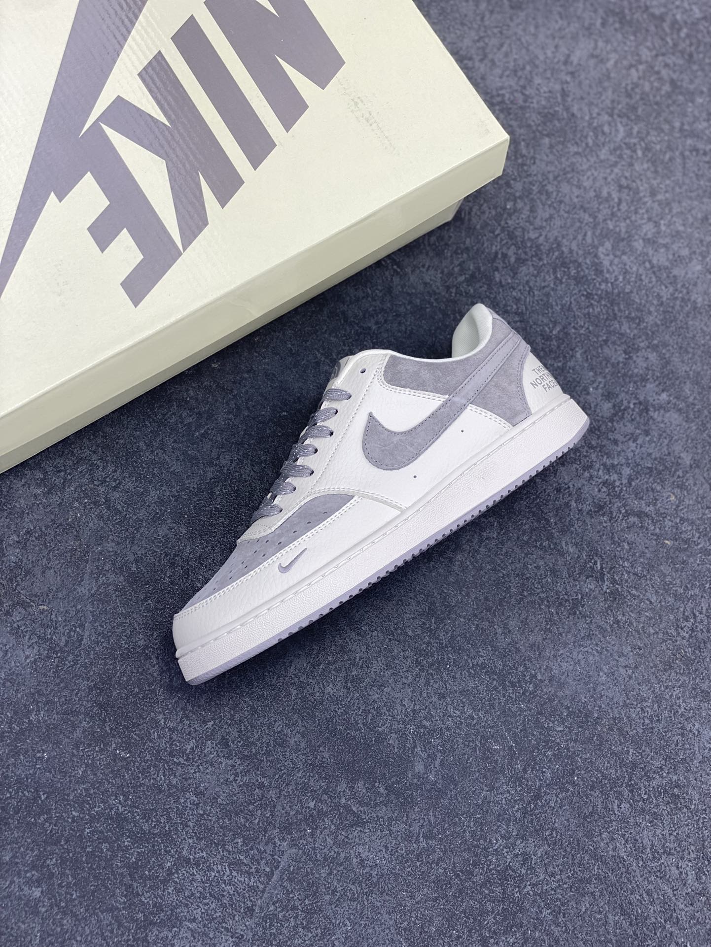 图片[7]-海外爆款 ZP订单 NIKE EBERNON Low prm 小空军低帮百搭透气休闲运动板鞋 独家头层版本 原数据独家私模大底 纯正版型 清洁度完美 货号：FD5188-116 尺码：36 36.5 37.5 38 38.5 39 40 40.5 41 42 42.5 43 44 44.5 45-选品中心