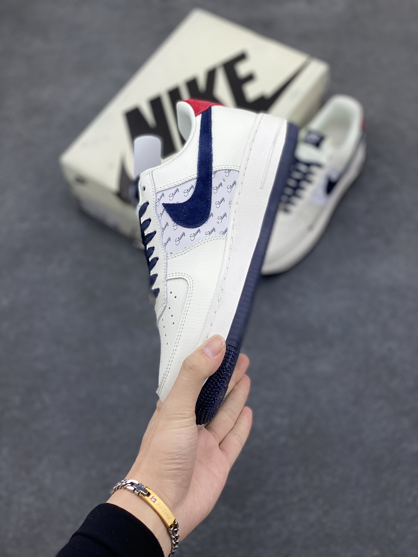 图片[3]-Nike Air Force 1 Low 空军一号低帮百搭休闲运动板鞋。柔软、弹性十足的缓震性能和出色的中底设计，横跨复古与现代的外型结合，造就出风靡全球三十多年的Force 1，直到今天还深受青睐。 货号： XZ3318-566 尺码：36 36.5 37.5 38 38.5 39 40 40.5 41 42 42.5 43 44 44.5 45-选品中心