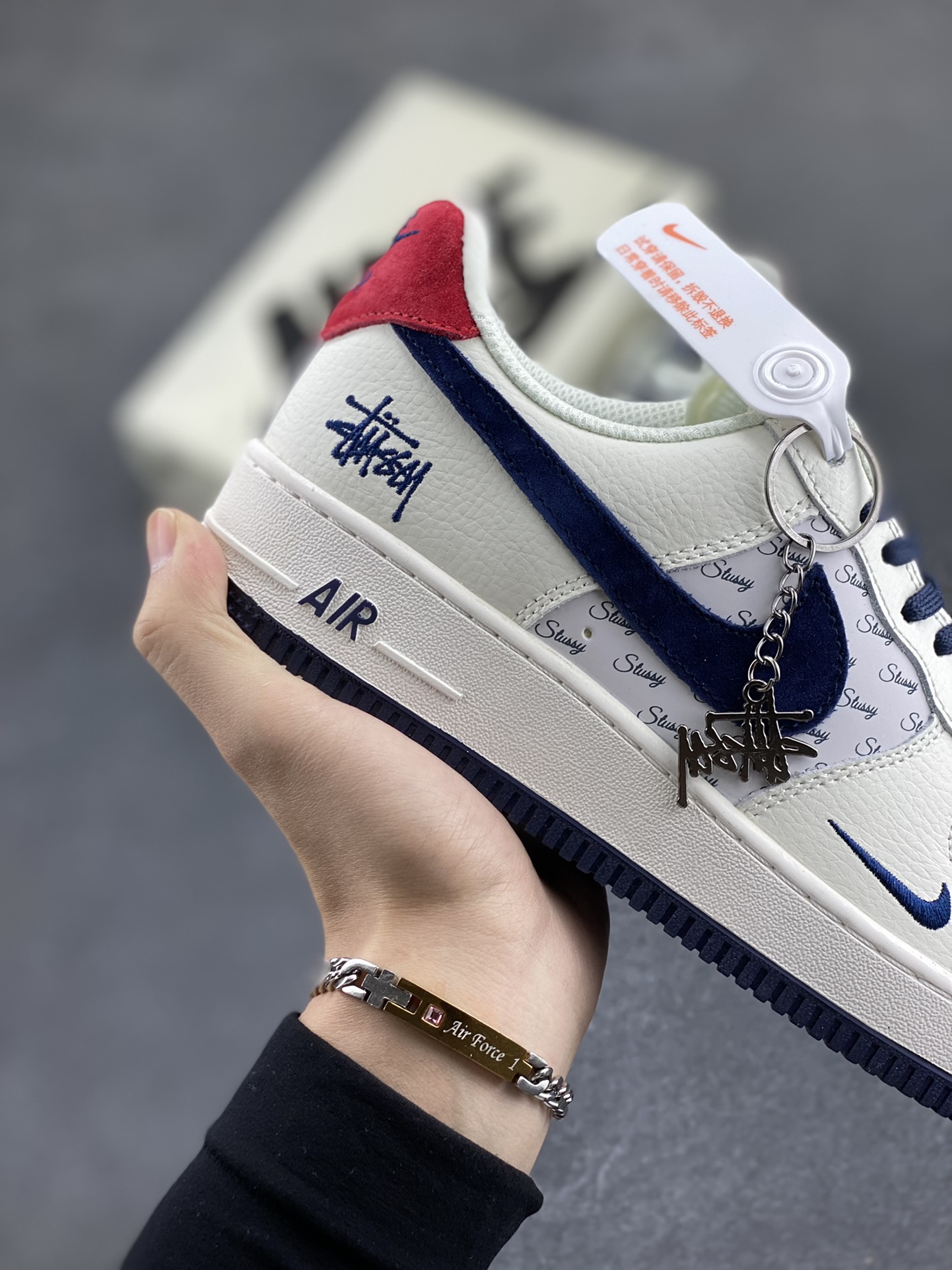 图片[6]-Nike Air Force 1 Low 空军一号低帮百搭休闲运动板鞋。柔软、弹性十足的缓震性能和出色的中底设计，横跨复古与现代的外型结合，造就出风靡全球三十多年的Force 1，直到今天还深受青睐。 货号： XZ3318-566 尺码：36 36.5 37.5 38 38.5 39 40 40.5 41 42 42.5 43 44 44.5 45-选品中心