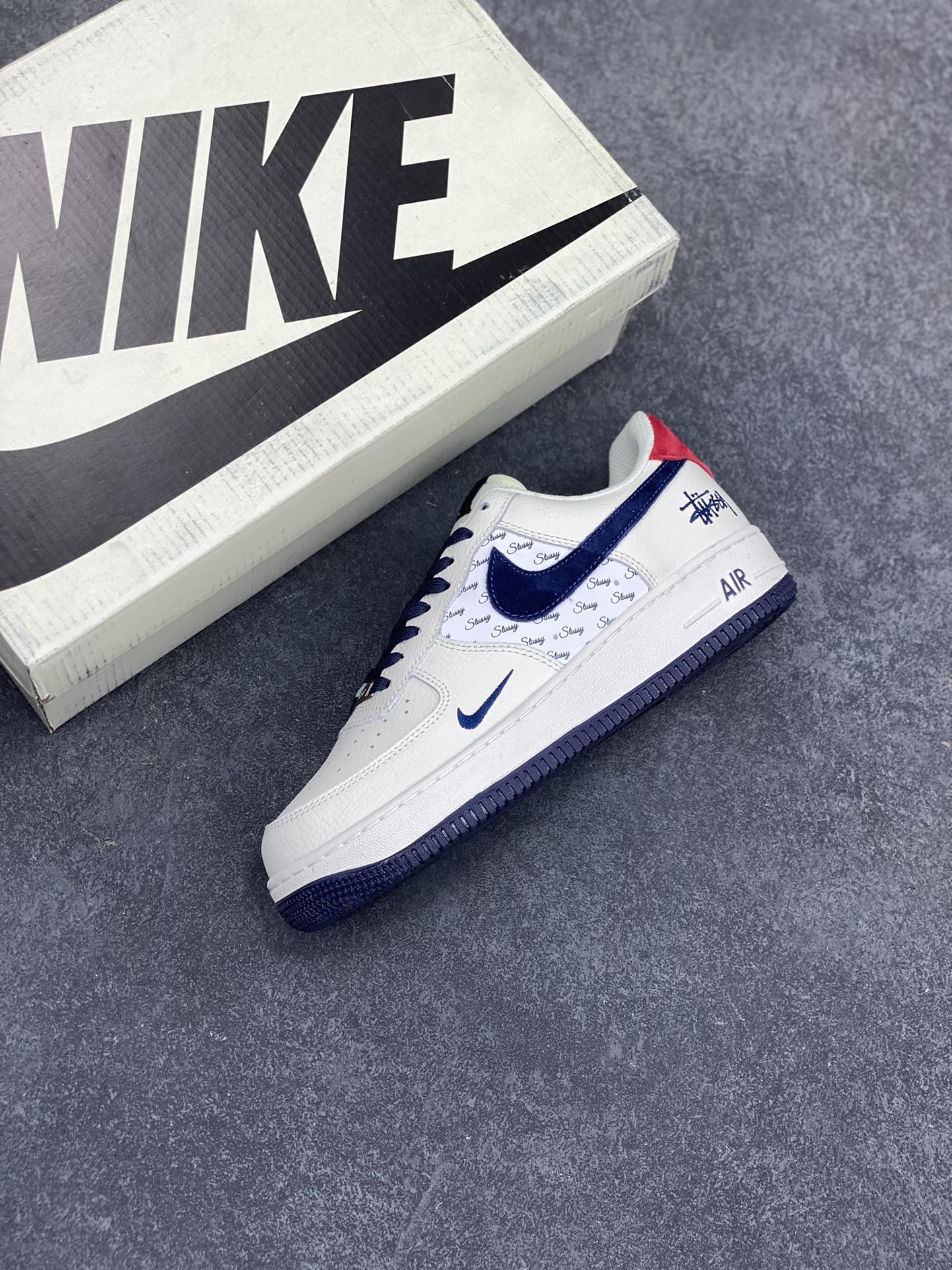 图片[7]-Nike Air Force 1 Low 空军一号低帮百搭休闲运动板鞋。柔软、弹性十足的缓震性能和出色的中底设计，横跨复古与现代的外型结合，造就出风靡全球三十多年的Force 1，直到今天还深受青睐。 货号： XZ3318-566 尺码：36 36.5 37.5 38 38.5 39 40 40.5 41 42 42.5 43 44 44.5 45-选品中心