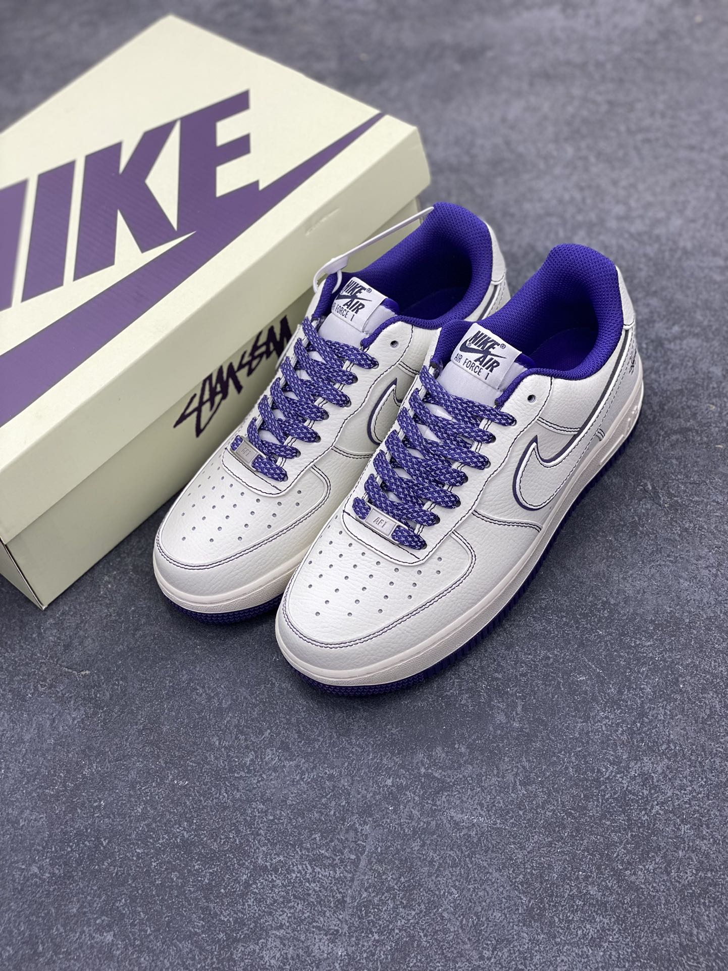 图片[8]-福利特价 Nk Air Force 1\’07 Low 斯图西联名 空军一号低帮休闲板鞋 原楦头原纸板 打造纯正空军版型#专注外贸渠道 全掌内置蜂窝气垫 #原盒配件 原厂中底钢印、拉帮完美 货号：UN1635-555 尺码：36 36.5 37.5 38 38.5 39 40 40.5 41 42 42.5 43 44 44.5 45 46-选品中心