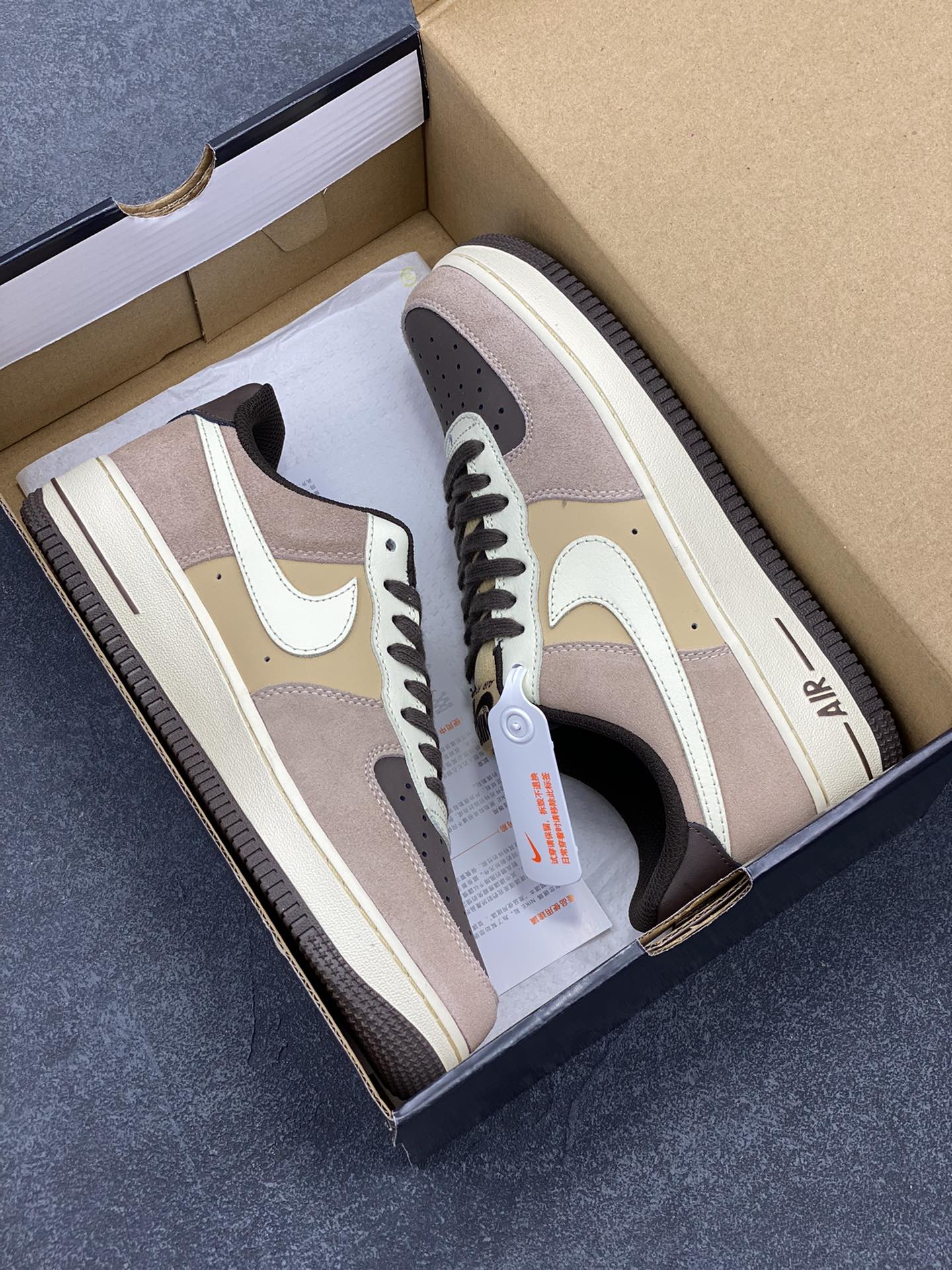 图片[9]-福利特价 Nike Air Force 1 Low 翻毛米棕黄 空军一号低帮运动休闲板鞋 原楦头原纸板 打造纯正空军版型#专注外贸渠道 全掌内置蜂窝气垫 #原盒配件 原厂中底钢印、拉帮完美 货号：FB8878-200 尺码：36 36.5 37.5 38 38.5 39 40 40.5 41 42 42.5 43 44 44.5 45-选品中心