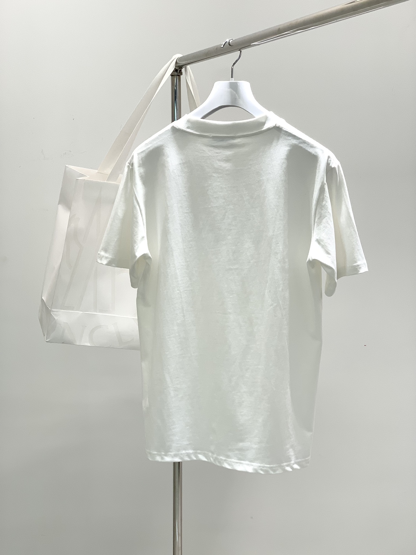 ，Moncler 蒙口，2025夏季最新品，专柜同步有售，原单狠货，时尚休闲圆领短袖T恤，上身舒适！吸睛