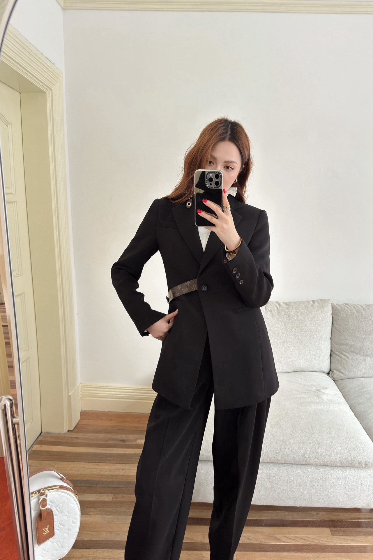 NO:443422,Pants and suit number D25010397 LOUIS*Dujia LV new fashionable and personalized suit two-piece suit!  Classic presbyterian logo printed lined with belt buckle decorative suit jacket loose and versatile high-waisted carrot pants trousers!  Black, (M size bust 94, sleeve length 62, clothing length 73; waist 68, trousers length 96, louis vuitton, louis vuitton, louis vuitton, louis vuitton, jackets & coats, business suit, alexander wang19860909裤、西装款号D25010397 LOUIS*驴家LV新款时尚个性西服两件套装！经典老花logo印花内衬皮带扣装饰西装外套宽松百搭高腰萝卜裤西裤！黑色,（M码胸围94,袖长62,衣长73；裤腰围68,裤长96,,louis vuitton,louis vuitton,louis vuitton,louis vuitton,jackets & coats,business suit,alexander wang,Women's clothing