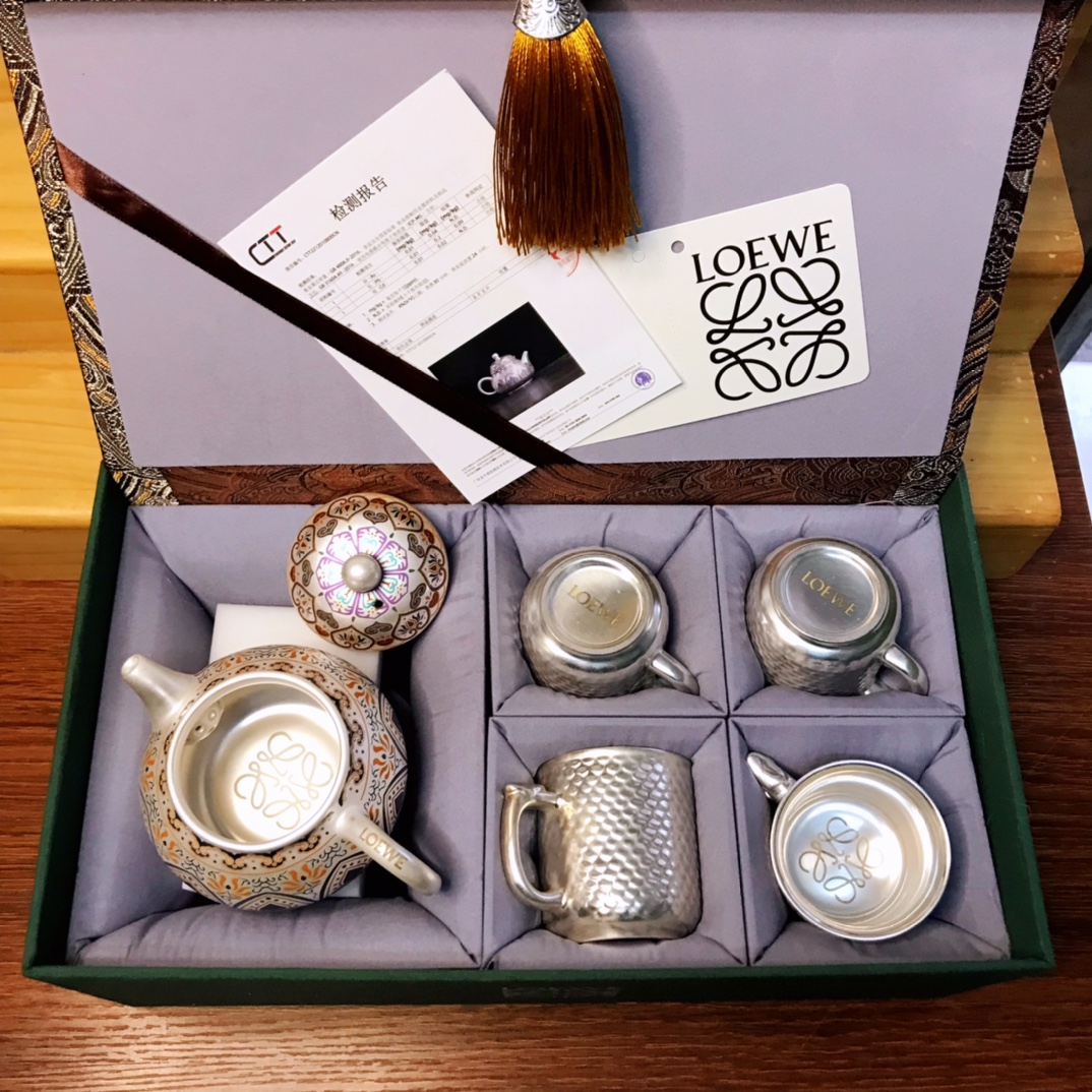 Loewe Luxury Handbag Collection 9