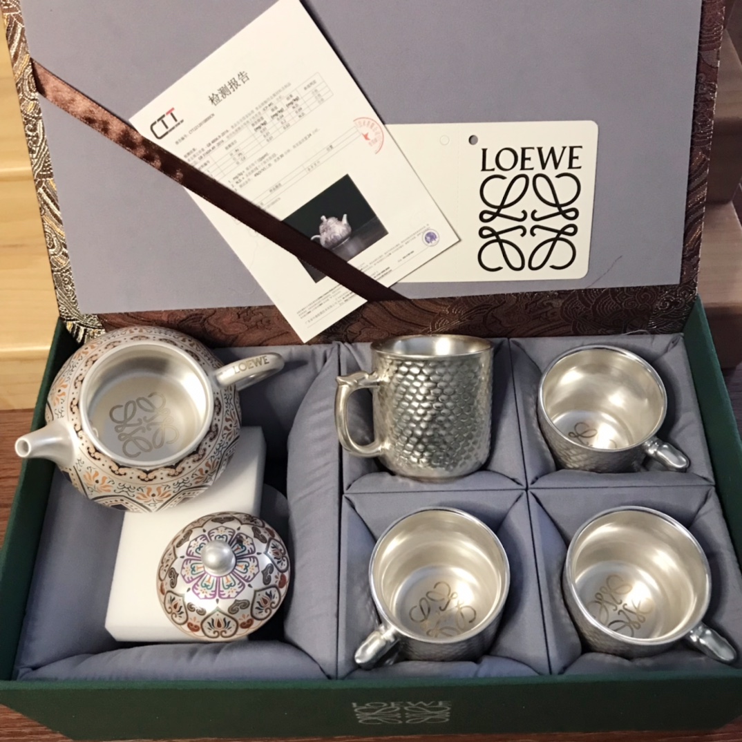 Loewe Luxury Handbag Collection 3