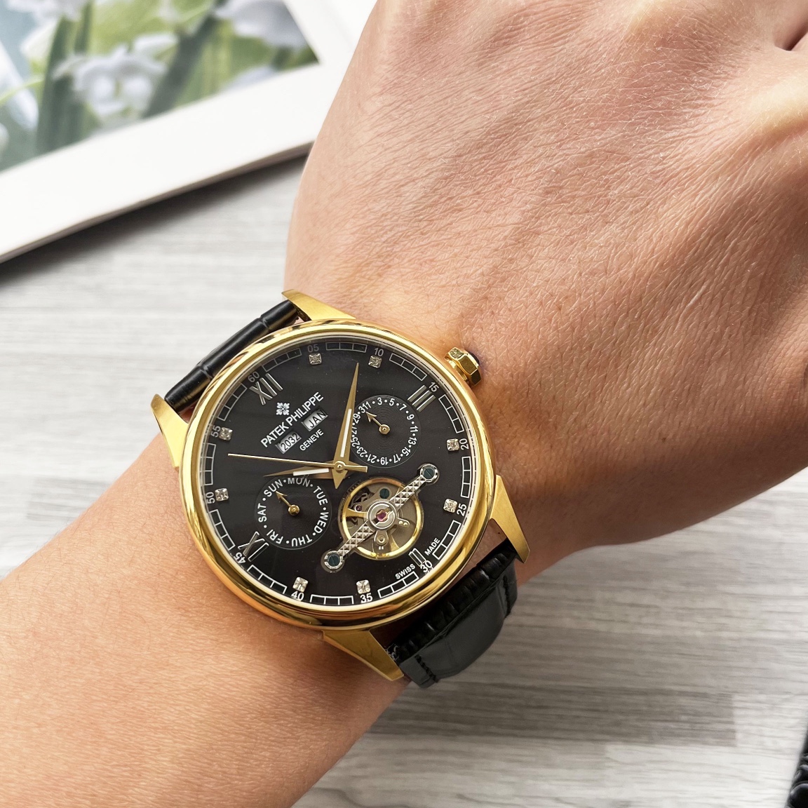 NO:147197,Unified, complex timepiece, luxurious and atmospheric, classic new products, shockingly launched [Latest] Patek Philippe multi-functional boutique, large flywheel design [Type] boutique men's watch [Watch strap] real cowhide strap [Movement] high-end fully automatic mechanical movement [Mirror] mineral reinforced glass (more high definition) Elegant taste, vast and atmospheric, ingenious, wrist treasure, size diameter 42mm thick 12.5mm, hot sale!  Welcome to reprint!  ,,patek philippe,cowhide19860909统一 复杂时计 奢华大气 经典新品 震撼上市【最新】百达翡丽多功能精品 大飞轮设计【类型】精品男士腕表【表带】真牛皮表带【机芯】高端全自动机械机芯【镜面】矿物质强化玻璃（更高清） 品味高雅 浩瀚大气 匠心独运 腕间瑰宝 尺寸直径42mm厚12.5mm热卖上市！欢迎转载！,,patek philippe,cowhide,Watch