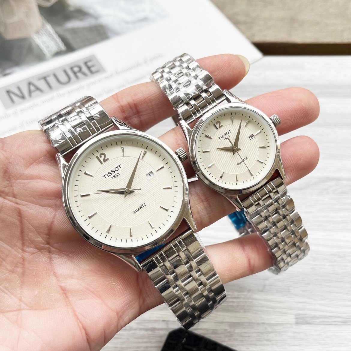 NO:147205,White shell, gold shell, steel belt 20 Tissot Couple watch original imported quartz movement mineral glass mirror 316L stainless steel case diameter men 40mm women 30mm thick 8mm If today's sunlight stops its dazzling light, then your smile will illuminate my whole world, tissot19860909白壳、金壳、钢带20  天梭 情侣腕表原装进口石英机芯 矿物质玻璃镜面 316L精钢表壳直径男40mm女30mm 厚8mm如果今天的阳光停止了它耀眼的光芒.那么你的一个微笑,将照亮我的整个世界,,tissot,Watch