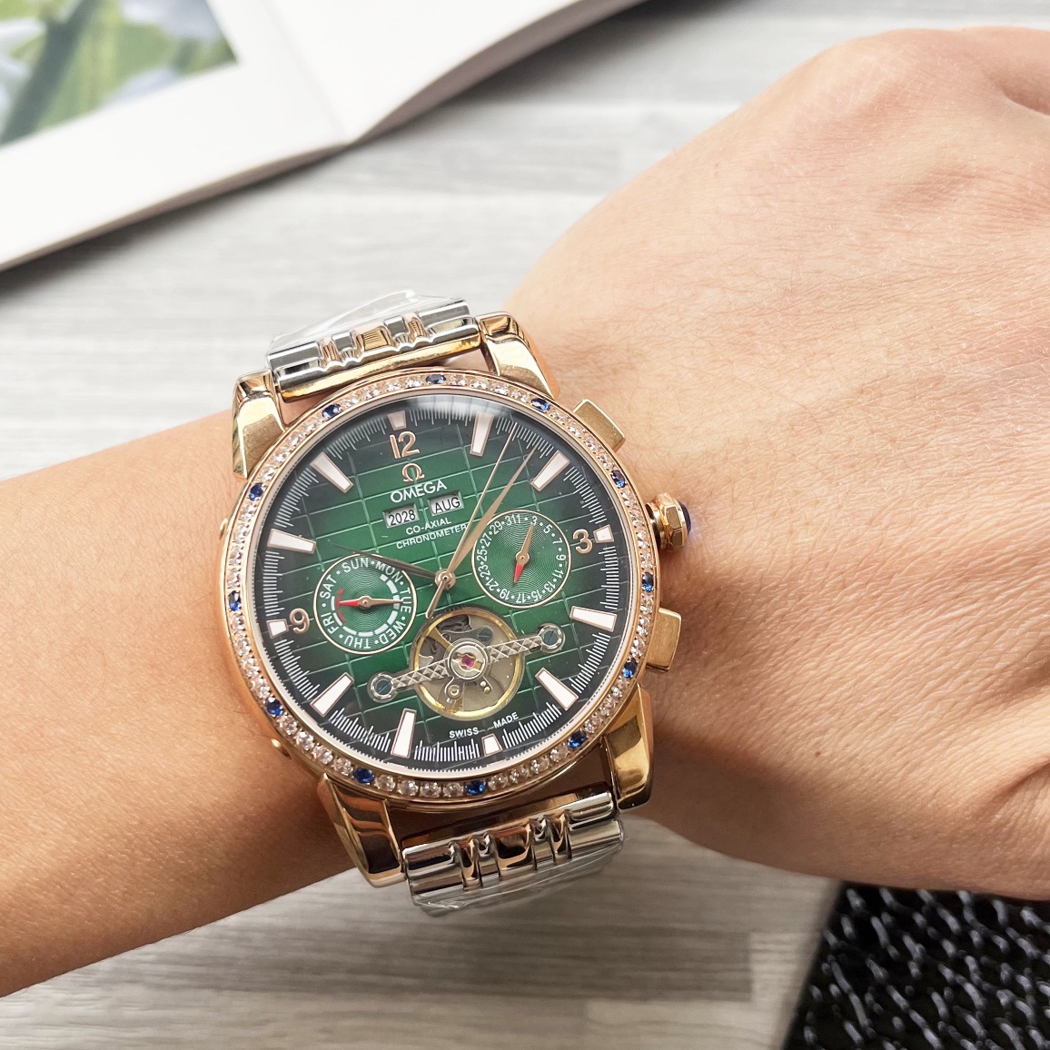 NO:147144,Unified, complex timepiece, luxurious and atmospheric, classic new products, shockingly launched [Latest] Patek Philippe multi-functional boutique, large flywheel design [Type] boutique men's watch [Watch strap] real cowhide strap [Movement] high-end fully automatic mechanical movement [Mirror] mineral reinforced glass (more high definition) Elegant taste, vast and atmospheric, ingenious, wrist treasure, size diameter 42mm thick 12.5mm, hot sale!  Welcome to reprint!  ,,patek philippe,cowhide19860909统一 复杂时计 奢华大气 经典新品 震撼上市【最新】百达翡丽多功能精品 大飞轮设计【类型】精品男士腕表【表带】真牛皮表带【机芯】高端全自动机械机芯【镜面】矿物质强化玻璃（更高清） 品味高雅 浩瀚大气 匠心独运 腕间瑰宝 尺寸直径42mm厚12.5mm热卖上市！欢迎转载！,,patek philippe,cowhide,Watch