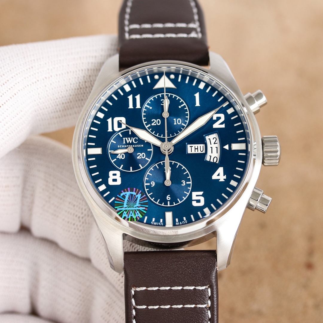 NO:147227,Unified TW new product!  IWC Pilot Series IW378003. 1. The watch is made of rose high-tech gold-plated, with mature workmanship, clear and three-dimensional lines, harmonious colors, and very versatile. 2. Compared with previous pilots, the new timepiece has been upgraded to 43m size, which is more in line with the gold size of modern men's watches!  3. The dial design continues the pilot's classic cockpit instrument panel style. The combination of green and red gold makes the watch look new and luxurious. 4. The new transparent bottom design adopts the 7750-translated 69385 automatic winding mechanical movement. After the chain is fully loaded, it can provide the watch with a 72-hour power reserve. 5. The double-layer light blue anti-vertigo coating can be read clearly. It continues the classic appearance of the previous work, with a simple design and precision core 6. The original mold is opened at any cost. It is exclusively developed with a counter to develop quick disassembly fluoroelastic and leather straps and steel straps. TW masterpiece is welcome to taste!  ,iwc,gold,gold plating19860909统一 TW新品！ IWC 万国飞行员系列IW378003. 1.腕表采用玫高科技镀金,做工成熟,线条清晰而富有立体感,颜色搭配和谐,非常百搭. 2.与之前的飞行员相比,新款时计尺寸升级到43m尺寸,更加符合现代男表的黄金尺寸！ 3.表盘设计延续飞行员经典的驾驶舱仪表盘风格 绿色与红金搭配使腕表焕然一新 尽显奢华 4.全新透底设计采用7750改自产69385型自动上链机械机芯,上满链后能为腕表提供72小时动力储存. 5.双层浅蓝色防眩晕镀膜更能清楚的读时,延续的前作的经典外观,设计至简 内核精密 6.不惜成本原装开模 搭配专柜独家研发快拆氟橡胶和真皮表带和钢带选择. TW匠心巨作 欢迎品鉴！,,iwc,gold,gold plating,Watch