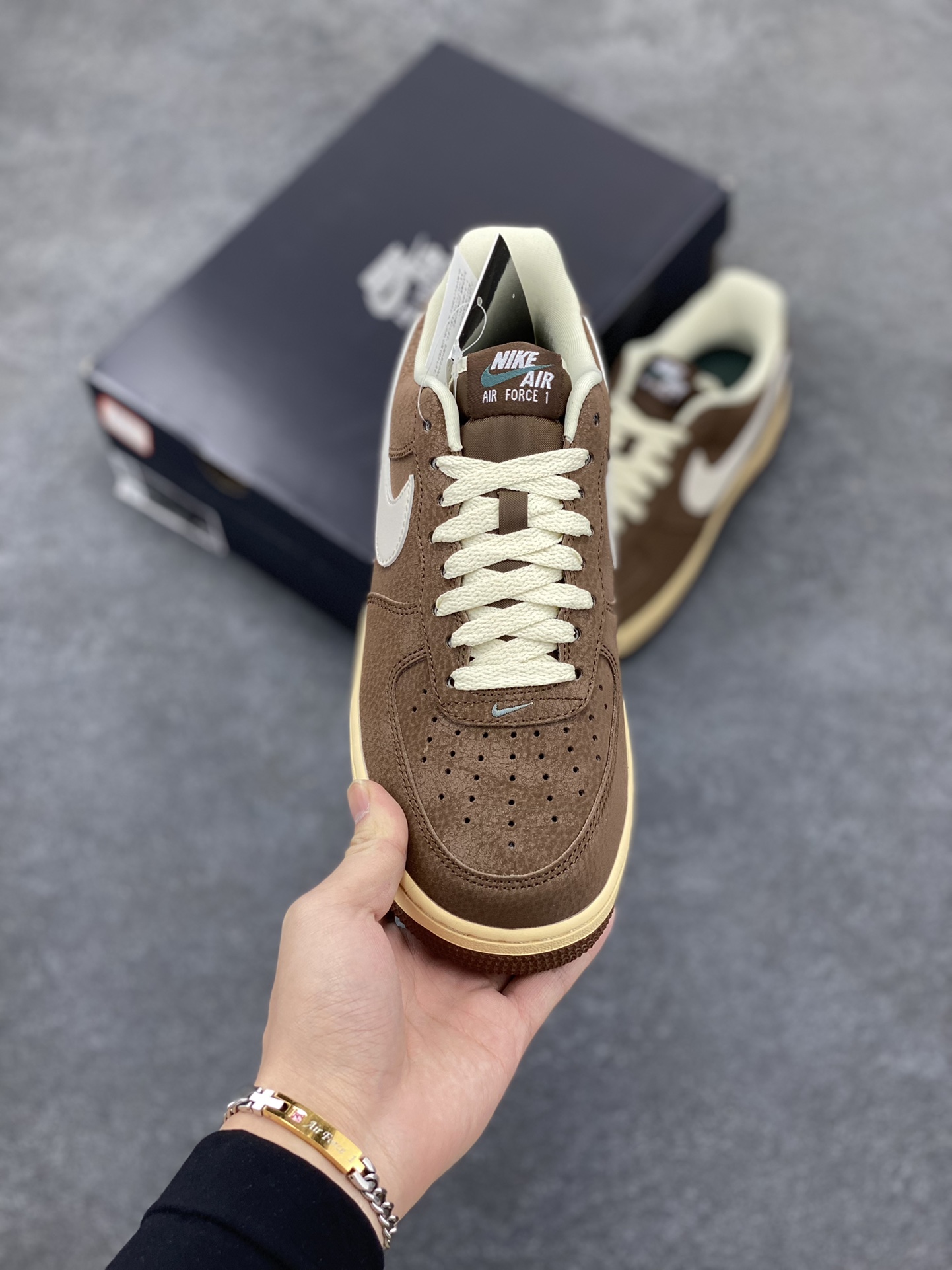 图片[2]-Air Force 1\’ 07 巧克力棕 原楦头原纸板 打造纯正空军版型 专注外贸渠道 全掌内置蜂窝气垫 #原盒配件 原厂中底钢印、拉帮完美 货号：FZ3592-259 尺码：36 36.5 37.5 38 38.5 39 40 40.5 41 42 42.5 43 44 44.5 45-选品中心