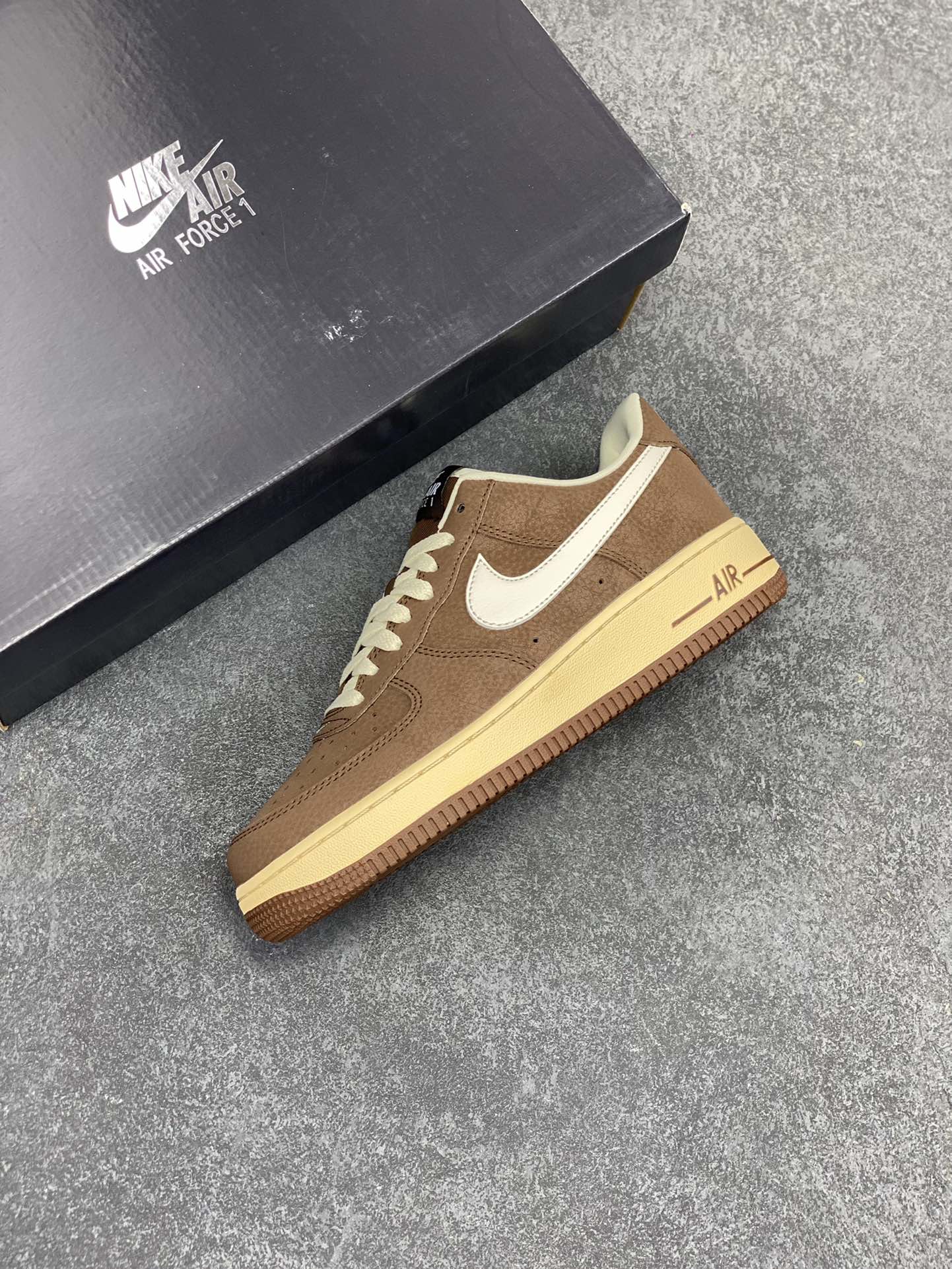 图片[7]-Air Force 1\’ 07 巧克力棕 原楦头原纸板 打造纯正空军版型 专注外贸渠道 全掌内置蜂窝气垫 #原盒配件 原厂中底钢印、拉帮完美 货号：FZ3592-259 尺码：36 36.5 37.5 38 38.5 39 40 40.5 41 42 42.5 43 44 44.5 45-选品中心