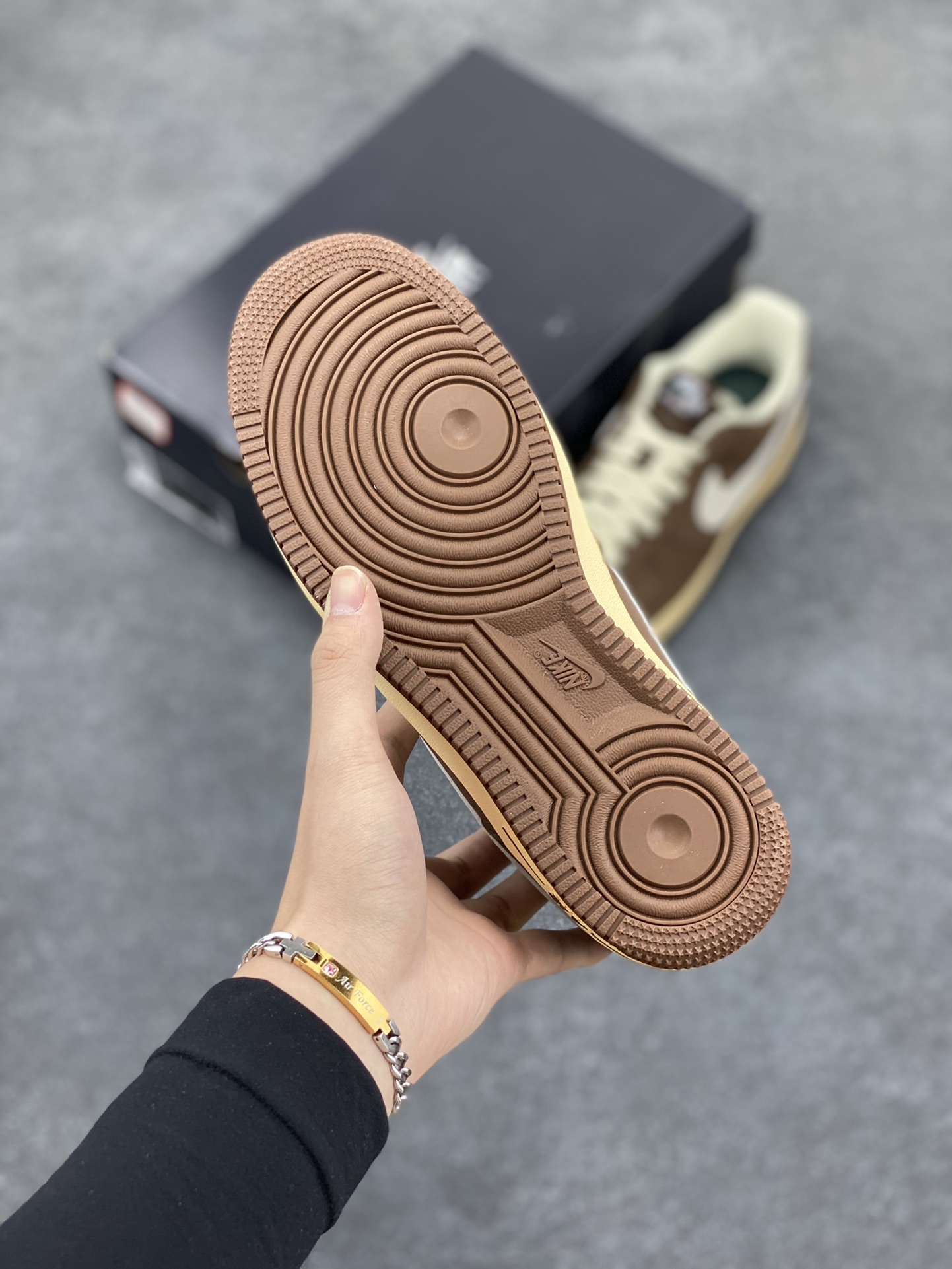 图片[5]-Air Force 1\’ 07 巧克力棕 原楦头原纸板 打造纯正空军版型 专注外贸渠道 全掌内置蜂窝气垫 #原盒配件 原厂中底钢印、拉帮完美 货号：FZ3592-259 尺码：36 36.5 37.5 38 38.5 39 40 40.5 41 42 42.5 43 44 44.5 45-选品中心