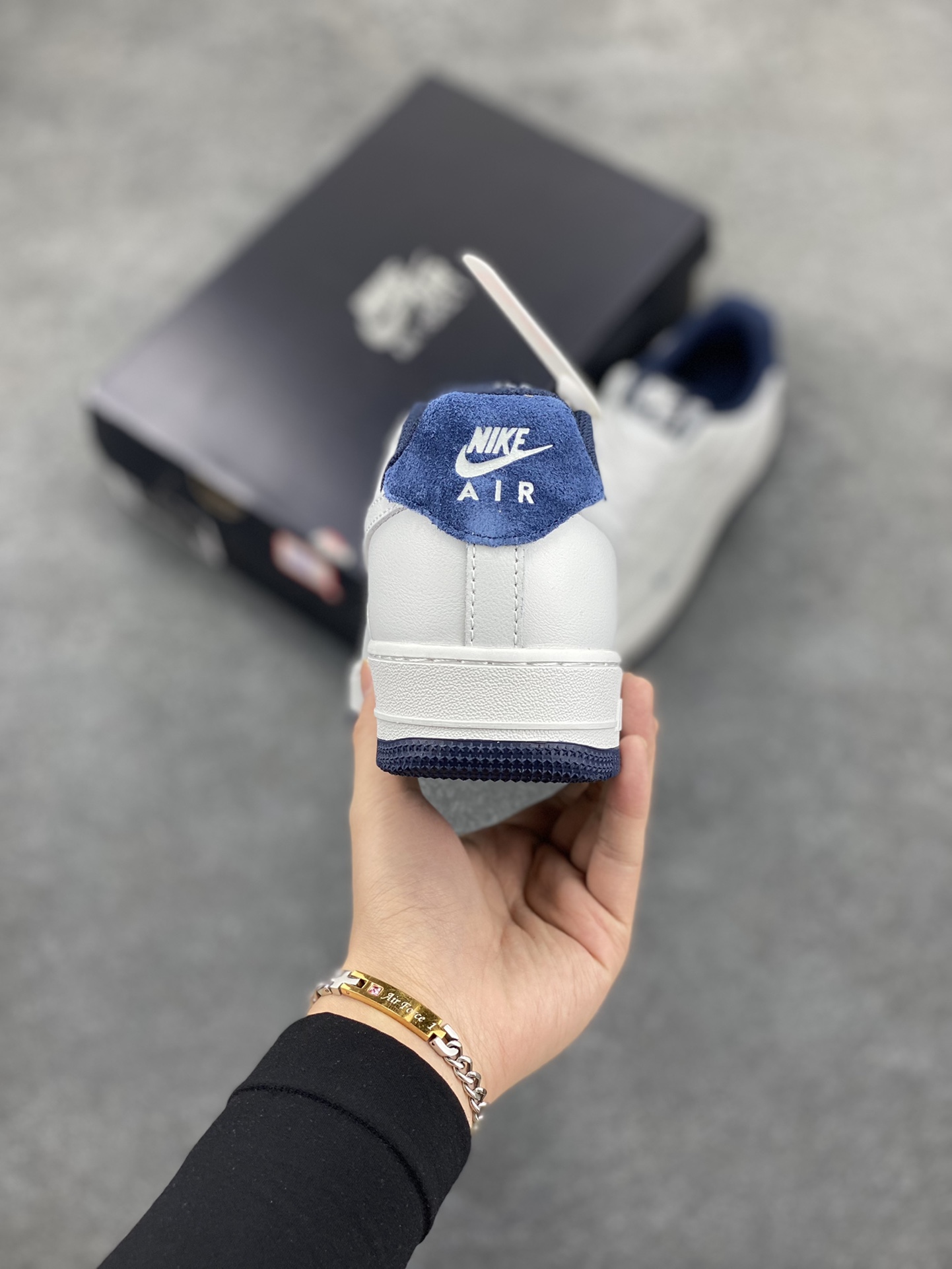 图片[4]-Air Force 1\’ 07 深蓝小勾 原楦头原纸板 打造纯正空军版型 专注外贸渠道 全掌内置蜂窝气垫 #原盒配件 原厂中底钢印、拉帮完美 货号：HM9483-001 尺码：36 36.5 37.5 38 38.5 39 40 40.5 41 42 42.5 43 44 44.5 45-选品中心