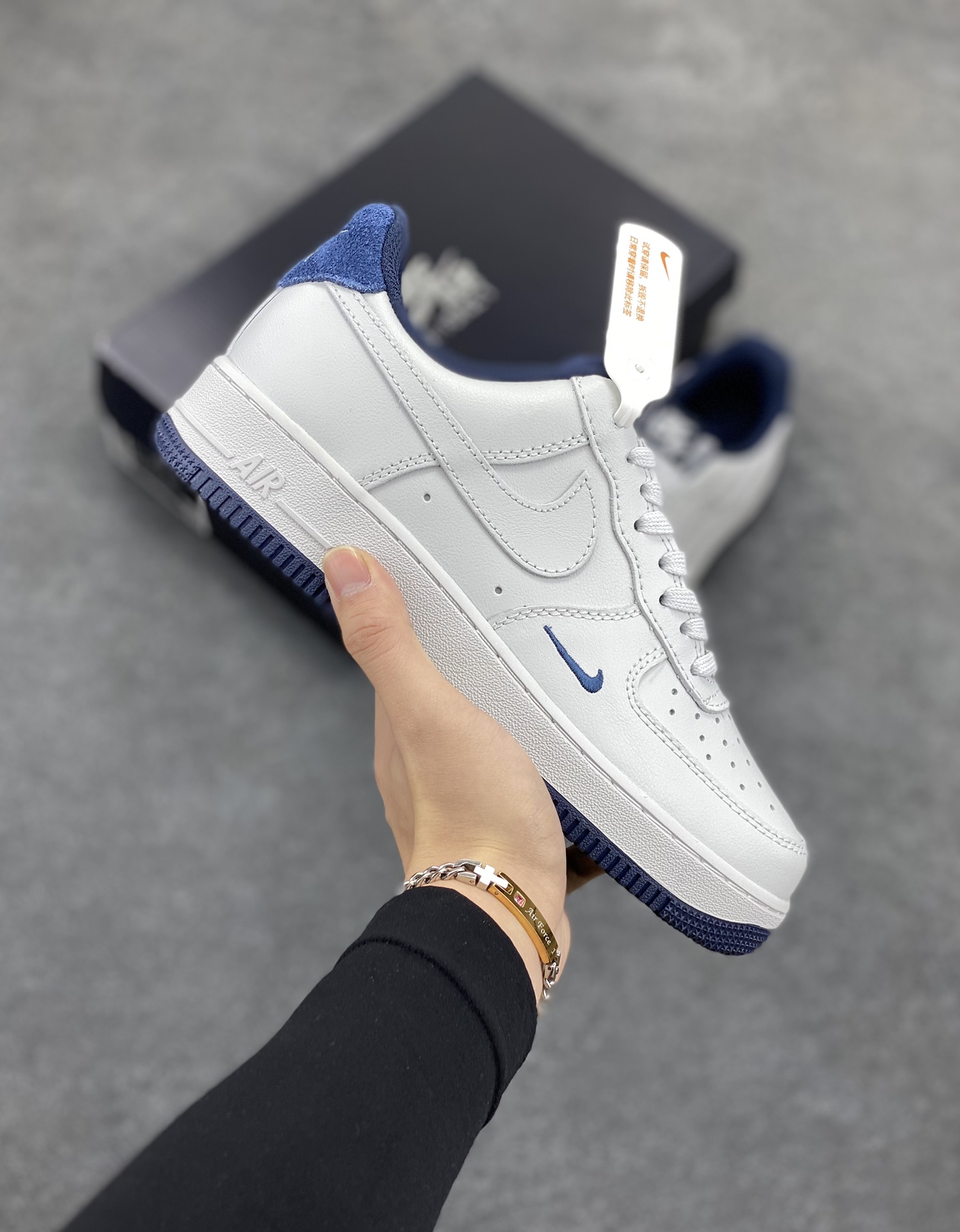 Air Force 1\’ 07 深蓝小勾 原楦头原纸板 打造纯正空军版型 专注外贸渠道 全掌内置蜂窝气垫 #原盒配件 原厂中底钢印、拉帮完美 货号:HM9483-001 尺码:36 36.5 37.5 38 38.5 39 40 40.5 41 42 42.5 43 44 44.5 45-选品中心