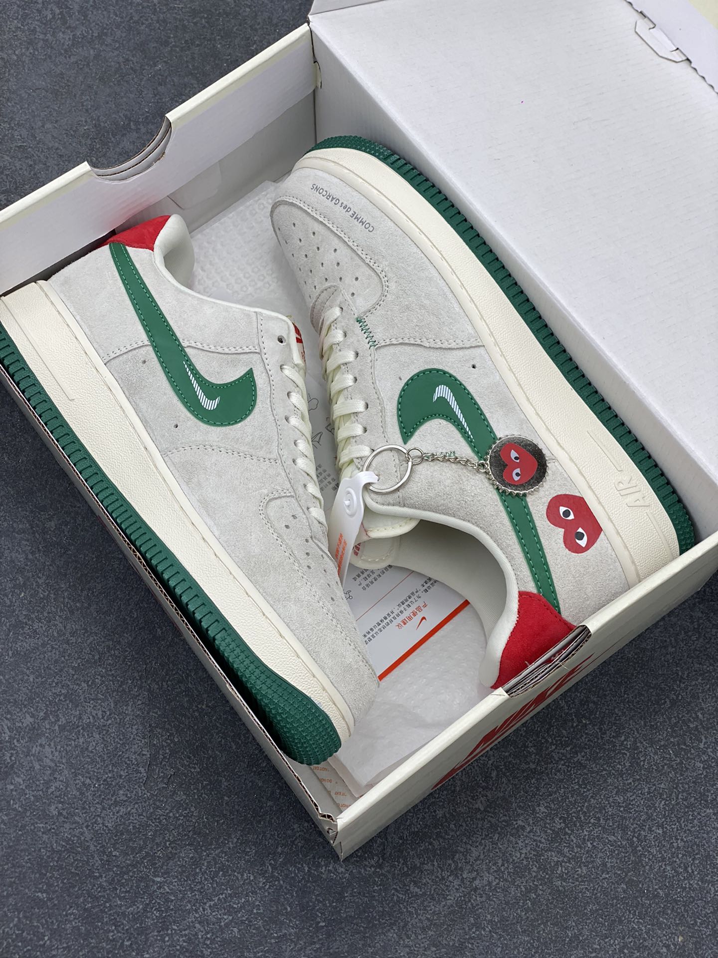 图片[9]-NIke Air Force 1 \’07 Low “川久保龄联名——猪八绿勾”空军一号 低帮 运动鞋 休闲鞋 折边针车 工艺难度大 原楦头原纸板 原装鞋盒 定制五金配件 内置全掌气垫 原厂鞋底 货号：DF0188-033 尺码：36 36.5 37.5 38 38.5 39 40 40.5 41 42 42.5 43 44 44.5 45-选品中心