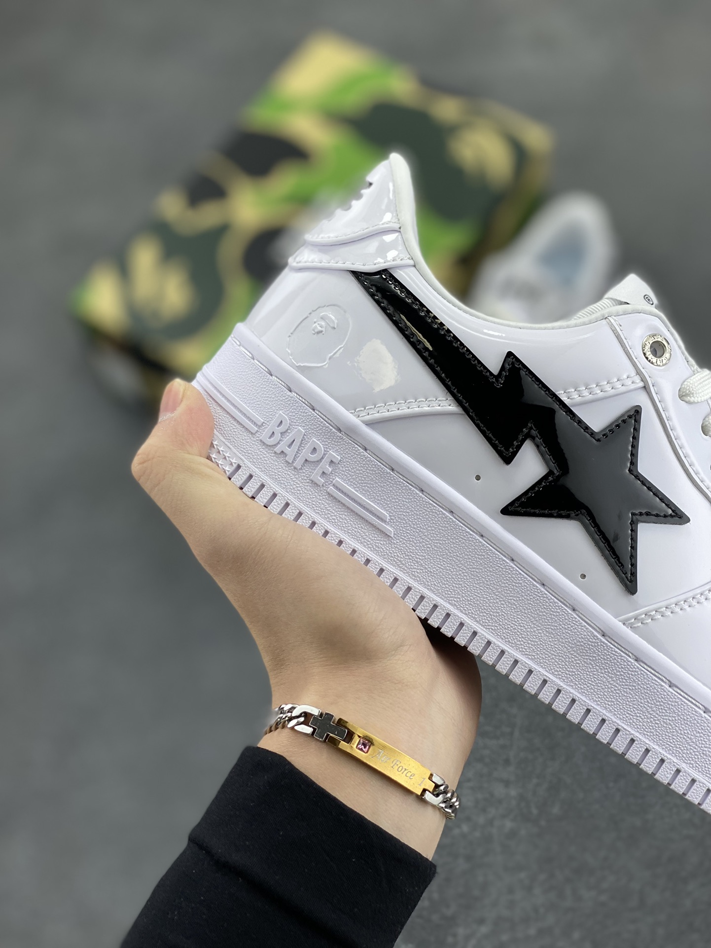 图片[6]-Bape Sk8 Sta To Nigo“ 潮流教父Nigo 品牌 猿人头低帮经典运动休闲板鞋 全套顶级包装 包含猿人logo定制防尘袋 定制迷彩鞋垫一副 抗压收纳抽屉式鞋盒 货号：1K30191302 尺码：36 36.5 37.5 38 38.5 39 40 40.5 41 42 42.5 43 44 44.5 45 46-选品中心