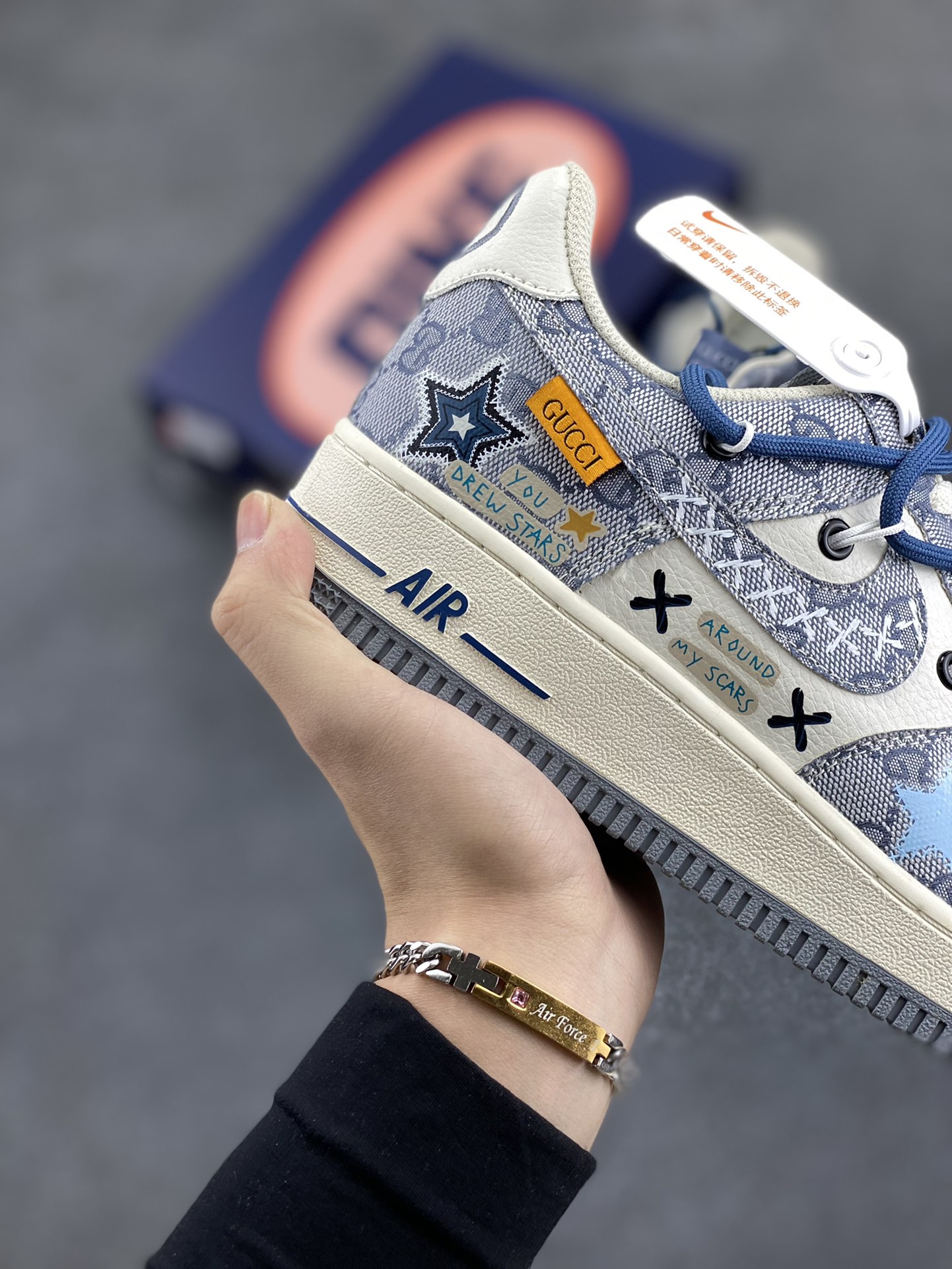 图片[6]-Nike Air Force 1 Low✨ “Blue Star” ✨“蓝色星星”空军一号低帮休闲运动绑带板鞋  在浩瀚无垠的宇宙中，有一颗独特的蓝色星星。它不像其他星星那样闪烁着耀眼的金黄或白炽的光芒，而是散发着一种静谧而神秘的蓝光，宛如一颗被遗落的蓝宝石，在黑暗的星际间独自闪耀。  货号：BD0077-222  尺码：36 36.5 37.5 38 38.5 39 40 40.5 41 42 42.5 43 44 44.5 45-选品中心