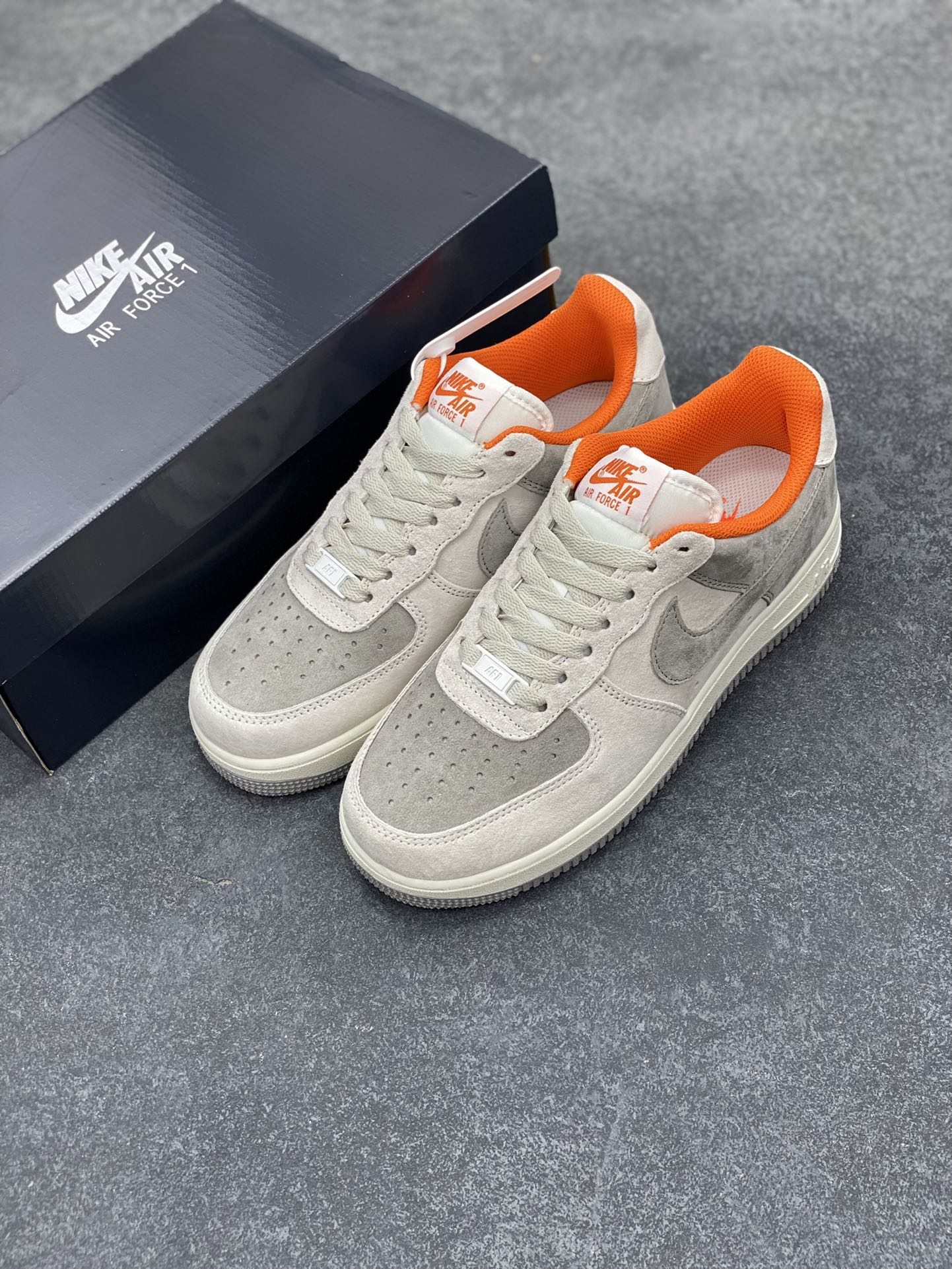 图片[8]-Nike Air Force 1 \’07 灰橙麂皮 空军一号低帮休闲板鞋 进口麂皮 3M反光 原楦头原纸板 纯正空军版型 内置全掌气垫 原厂中底钢印 货号：CQ5059-102 尺码：36 36.5 37.5 38 38.5 39 40 40.5 41 42 42.5 43 44 44.5 45-选品中心