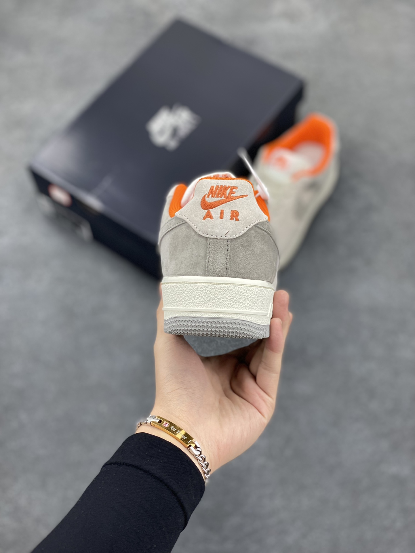 图片[4]-Nike Air Force 1 \’07 灰橙麂皮 空军一号低帮休闲板鞋 进口麂皮 3M反光 原楦头原纸板 纯正空军版型 内置全掌气垫 原厂中底钢印 货号：CQ5059-102 尺码：36 36.5 37.5 38 38.5 39 40 40.5 41 42 42.5 43 44 44.5 45-选品中心