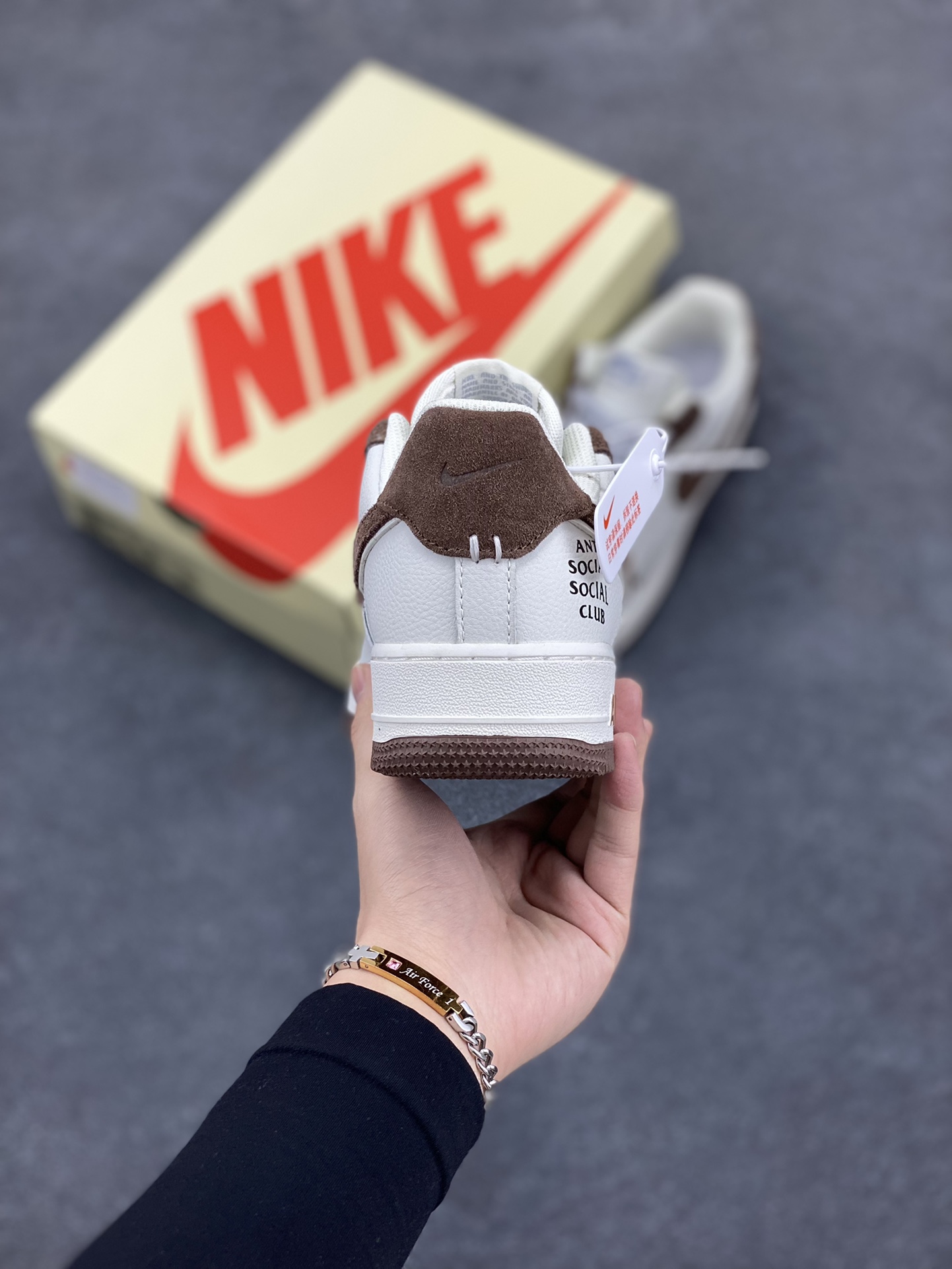 图片[4]-ASSC x Air Force 1 Low 米白灰 原楦头原纸板 打造纯正空军版型 #专注外贸渠道 全掌内置蜂窝气垫 #原盒配件 原厂中底钢印、拉帮完美 货号：SL-987633 尺码：36 36.5 37.5 38 38.5 39 40 40.5 41 42 42.5 43 44 44.5 45-选品中心