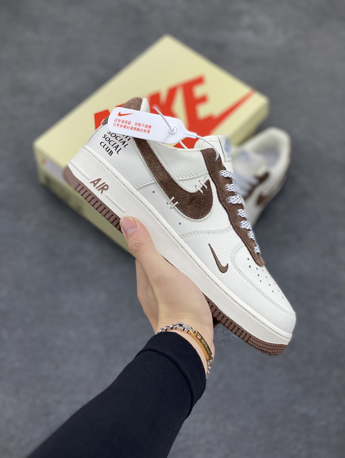 ASSC x Air Force 1 Low 米白灰 原楦头原纸板 打造纯正空军版型 #专注外贸渠道 全掌内置蜂窝气垫 #原盒配件 原厂中底钢印、拉帮完美 货号:SL-987633 尺码:36 36.5 37.5 38 38.5 39 40 40.5 41 42 42.5 43 44 44.5 45-选品中心