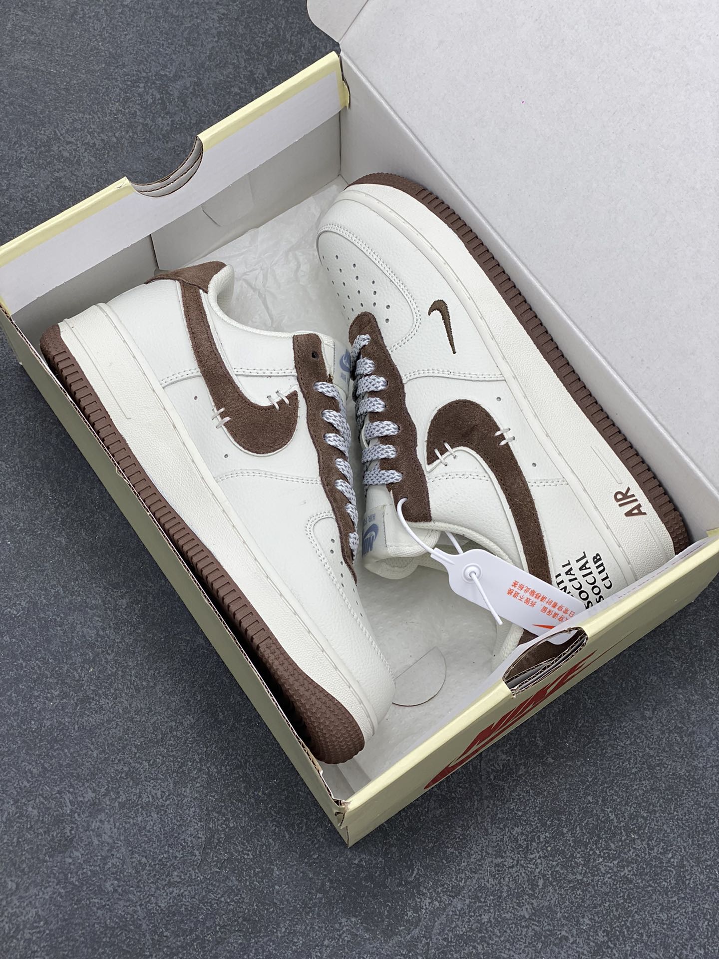 图片[9]-ASSC x Air Force 1 Low 米白灰 原楦头原纸板 打造纯正空军版型 #专注外贸渠道 全掌内置蜂窝气垫 #原盒配件 原厂中底钢印、拉帮完美 货号：SL-987633 尺码：36 36.5 37.5 38 38.5 39 40 40.5 41 42 42.5 43 44 44.5 45-选品中心