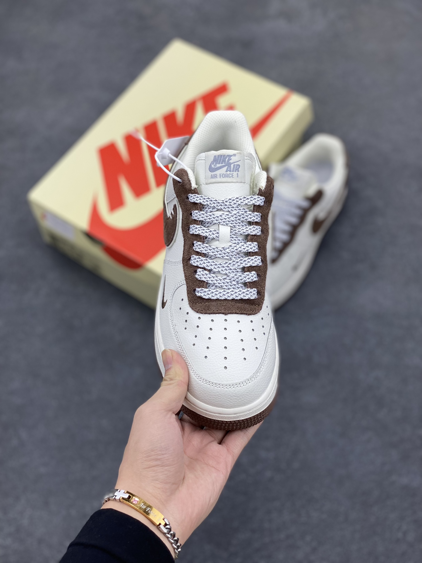 图片[2]-ASSC x Air Force 1 Low 米白灰 原楦头原纸板 打造纯正空军版型 #专注外贸渠道 全掌内置蜂窝气垫 #原盒配件 原厂中底钢印、拉帮完美 货号：SL-987633 尺码：36 36.5 37.5 38 38.5 39 40 40.5 41 42 42.5 43 44 44.5 45-选品中心