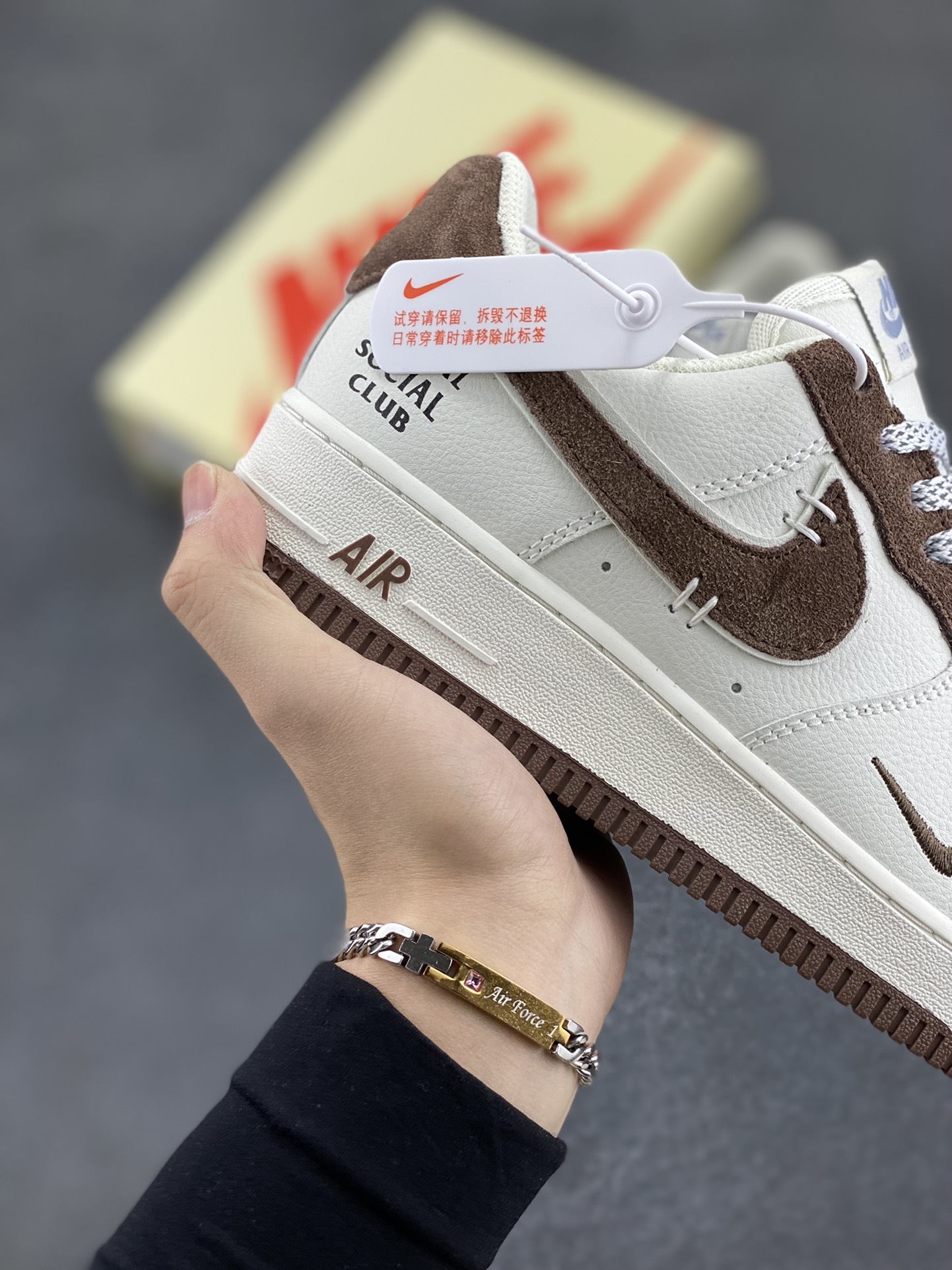 图片[6]-ASSC x Air Force 1 Low 米白灰 原楦头原纸板 打造纯正空军版型 #专注外贸渠道 全掌内置蜂窝气垫 #原盒配件 原厂中底钢印、拉帮完美 货号：SL-987633 尺码：36 36.5 37.5 38 38.5 39 40 40.5 41 42 42.5 43 44 44.5 45-选品中心