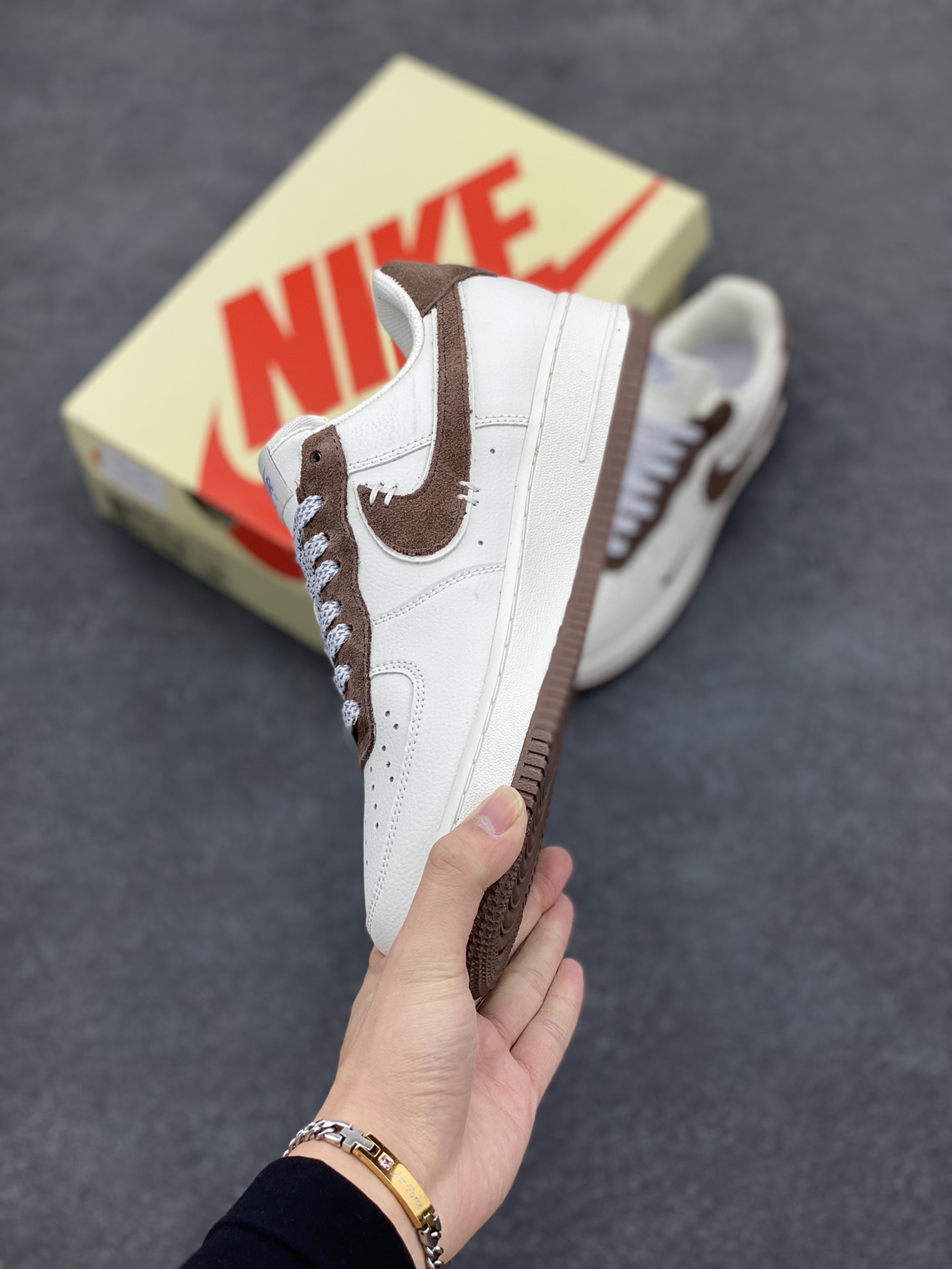 图片[3]-ASSC x Air Force 1 Low 米白灰 原楦头原纸板 打造纯正空军版型 #专注外贸渠道 全掌内置蜂窝气垫 #原盒配件 原厂中底钢印、拉帮完美 货号：SL-987633 尺码：36 36.5 37.5 38 38.5 39 40 40.5 41 42 42.5 43 44 44.5 45-选品中心