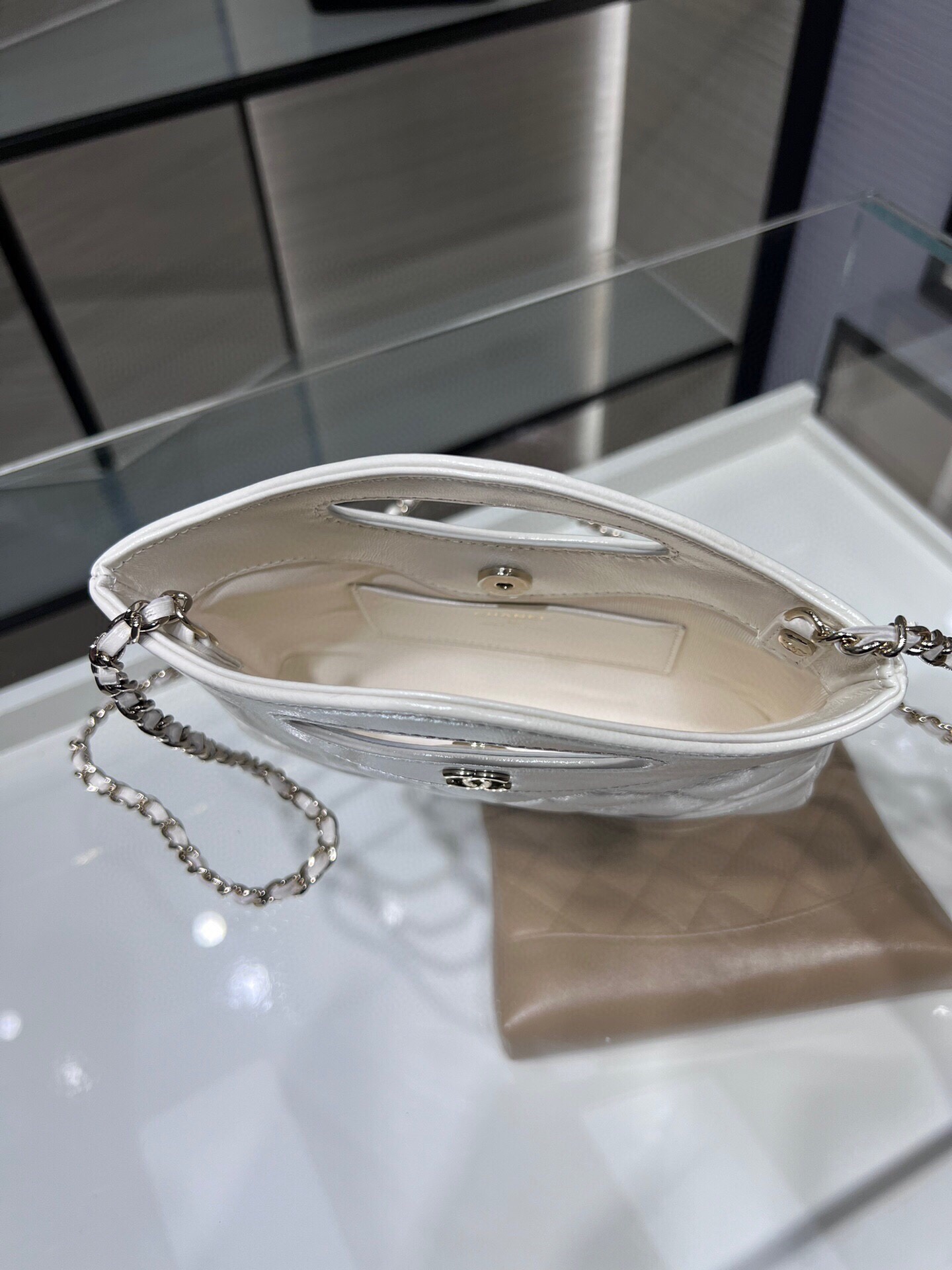 CHANEL Pochette with Chain