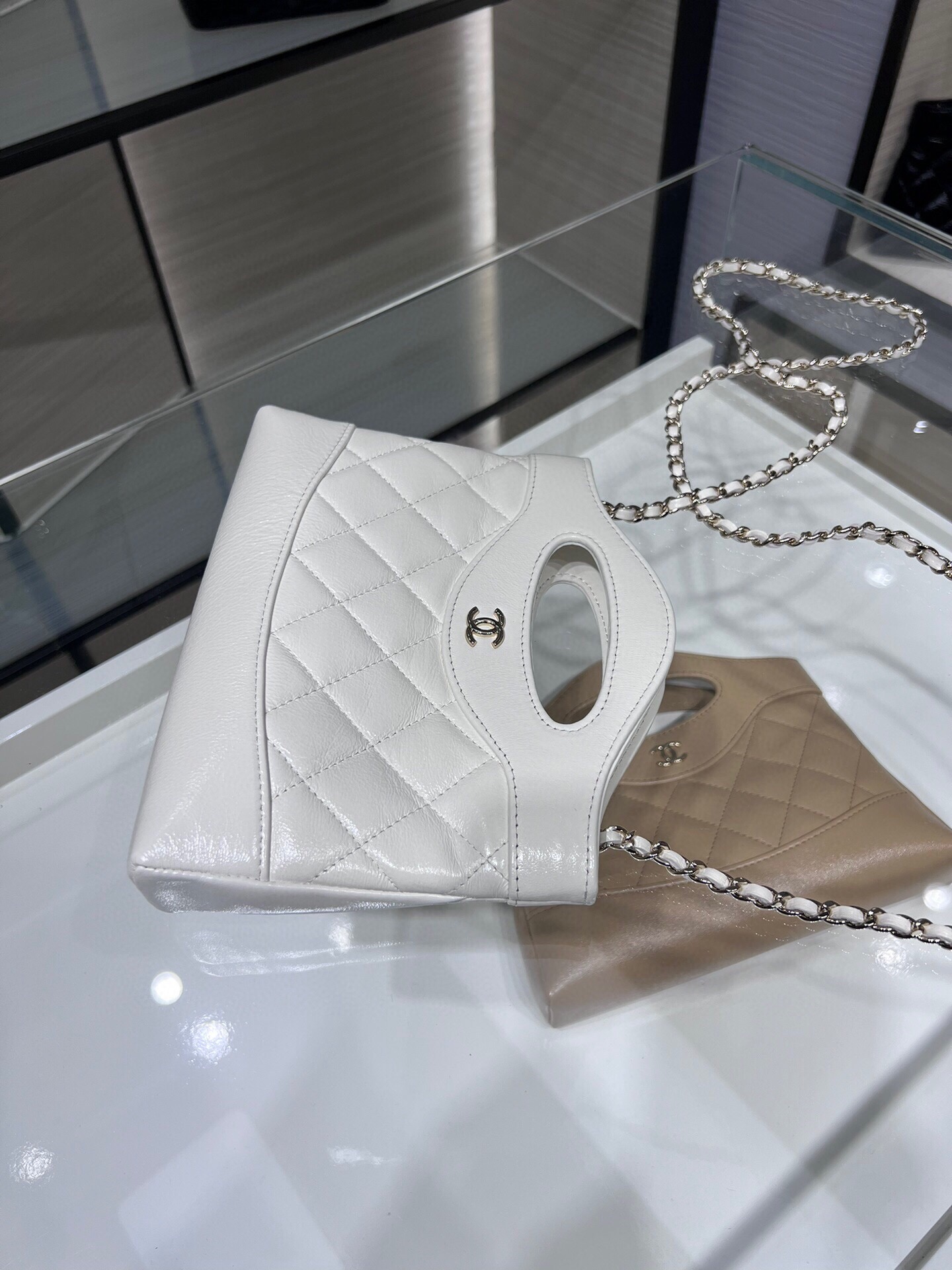CHANEL Pochette with Chain