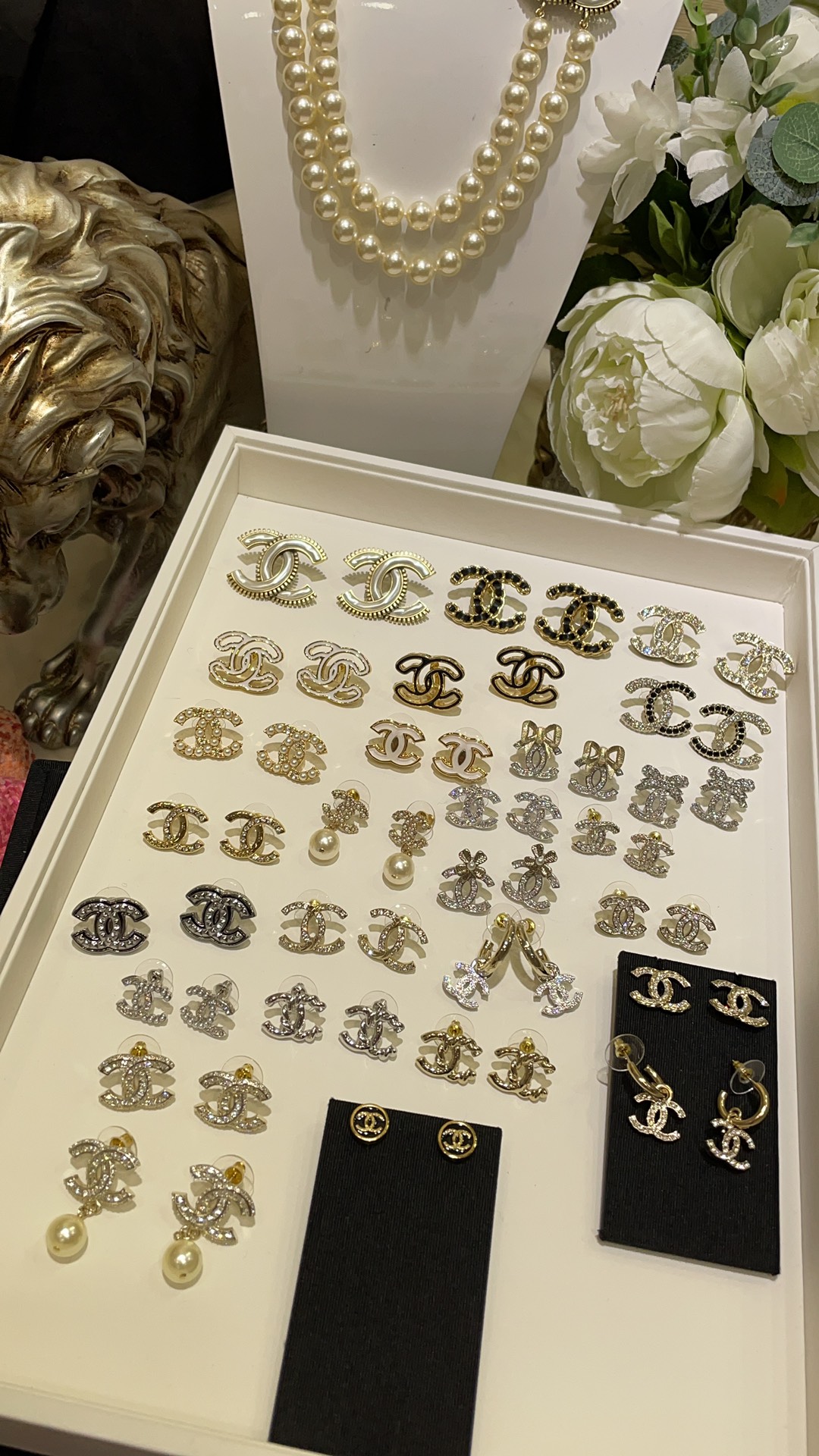 𝑪𝒉𝒂𝒏𝒆𝒍 最新款耳钉耳环合集选款

氛围感出片系列📷通勤或凹造型都🉑

专贵一件大几千没必要花冤枉钱💰