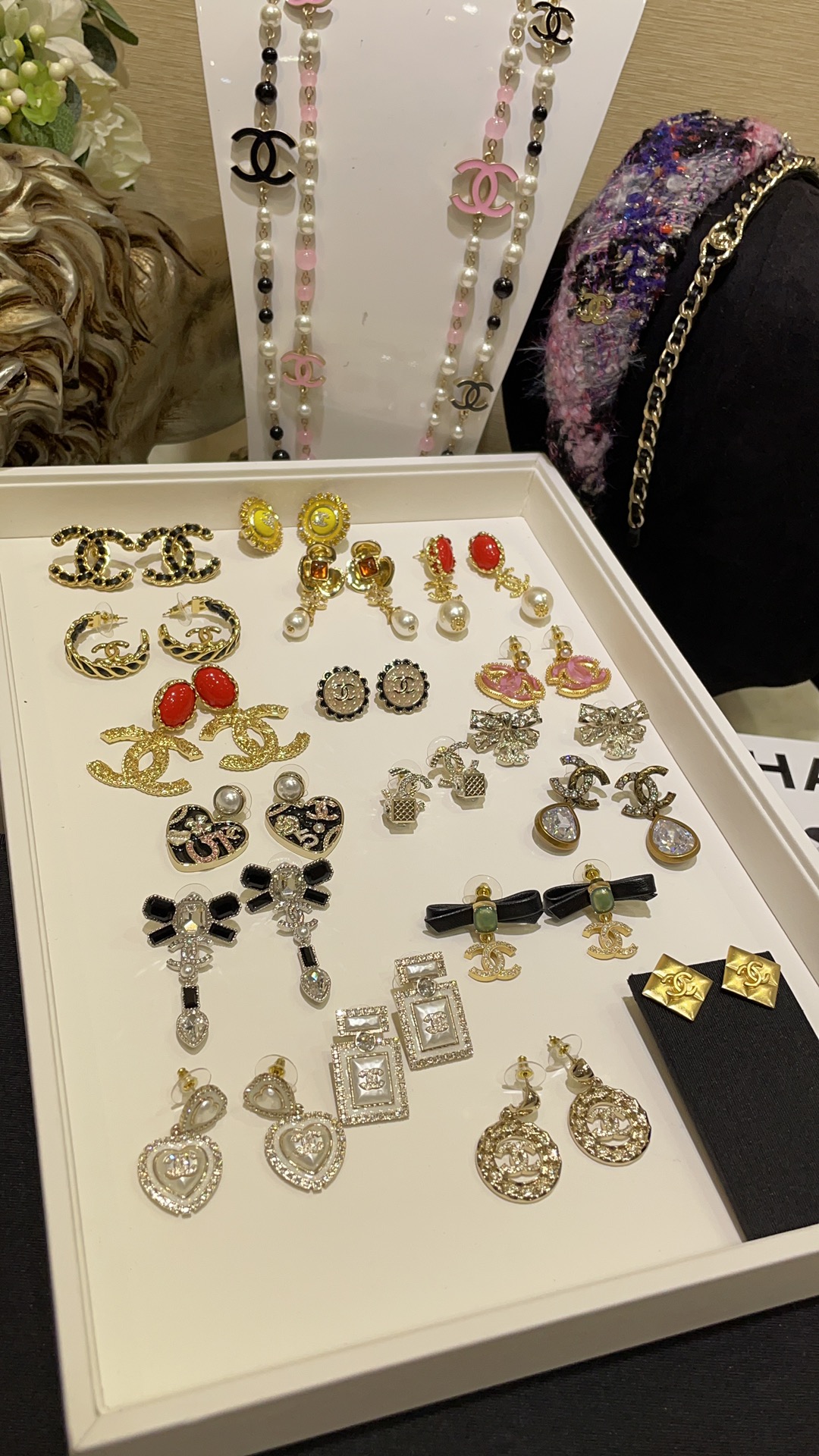 𝑪𝒉𝒂𝒏𝒆𝒍 最新款耳钉耳环合集选款

氛围感出片系列📷通勤或凹造型都🉑

专贵一件大几千没必要花冤枉钱💰