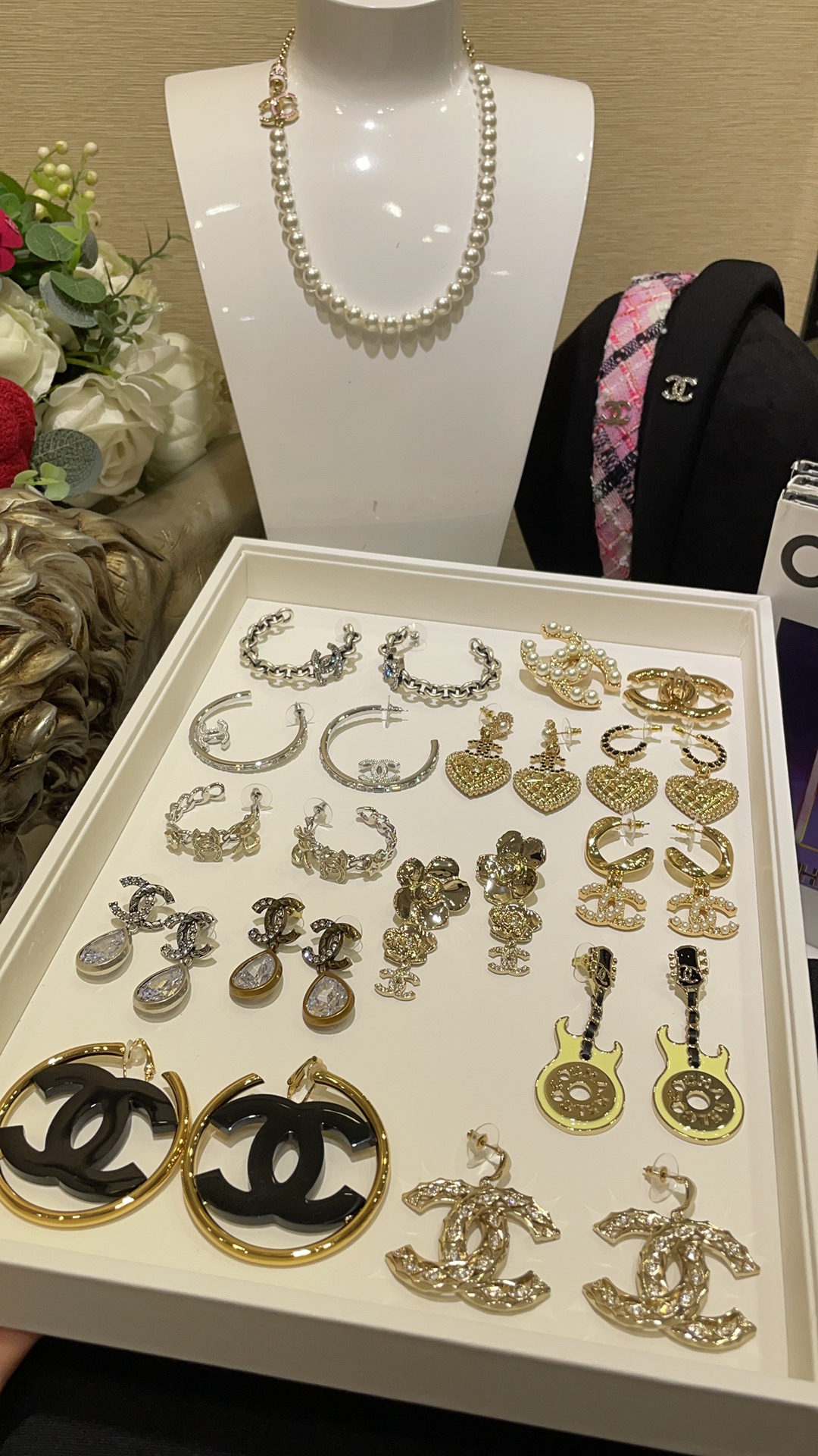 𝑪𝒉𝒂𝒏𝒆𝒍 最新款耳钉耳环合集选款

氛围感出片系列📷通勤或凹造型都🉑

专贵一件大几千没必要花冤枉钱💰