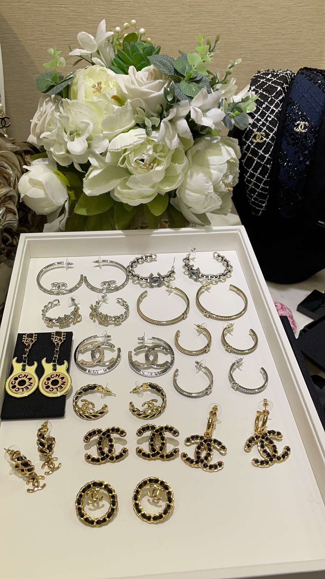 𝑪𝒉𝒂𝒏𝒆𝒍 最新款耳钉耳环合集选款

氛围感出片系列📷通勤或凹造型都🉑

专贵一件大几千没必要花冤枉钱💰