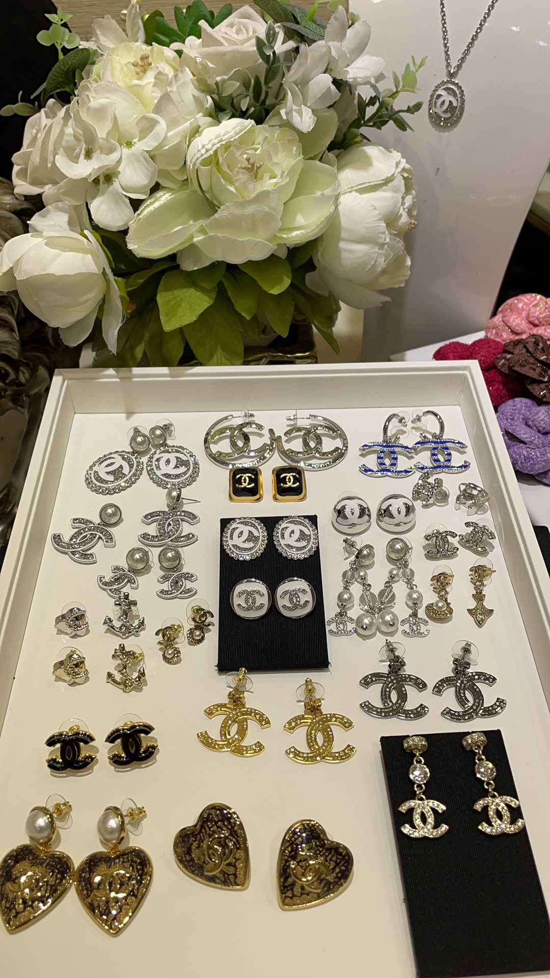 𝑪𝒉𝒂𝒏𝒆𝒍 最新款耳钉耳环耳夹合集选款

氛围感出片系列📷通勤或凹造型都🉑

专贵一件大几千没必要花冤枉钱💰